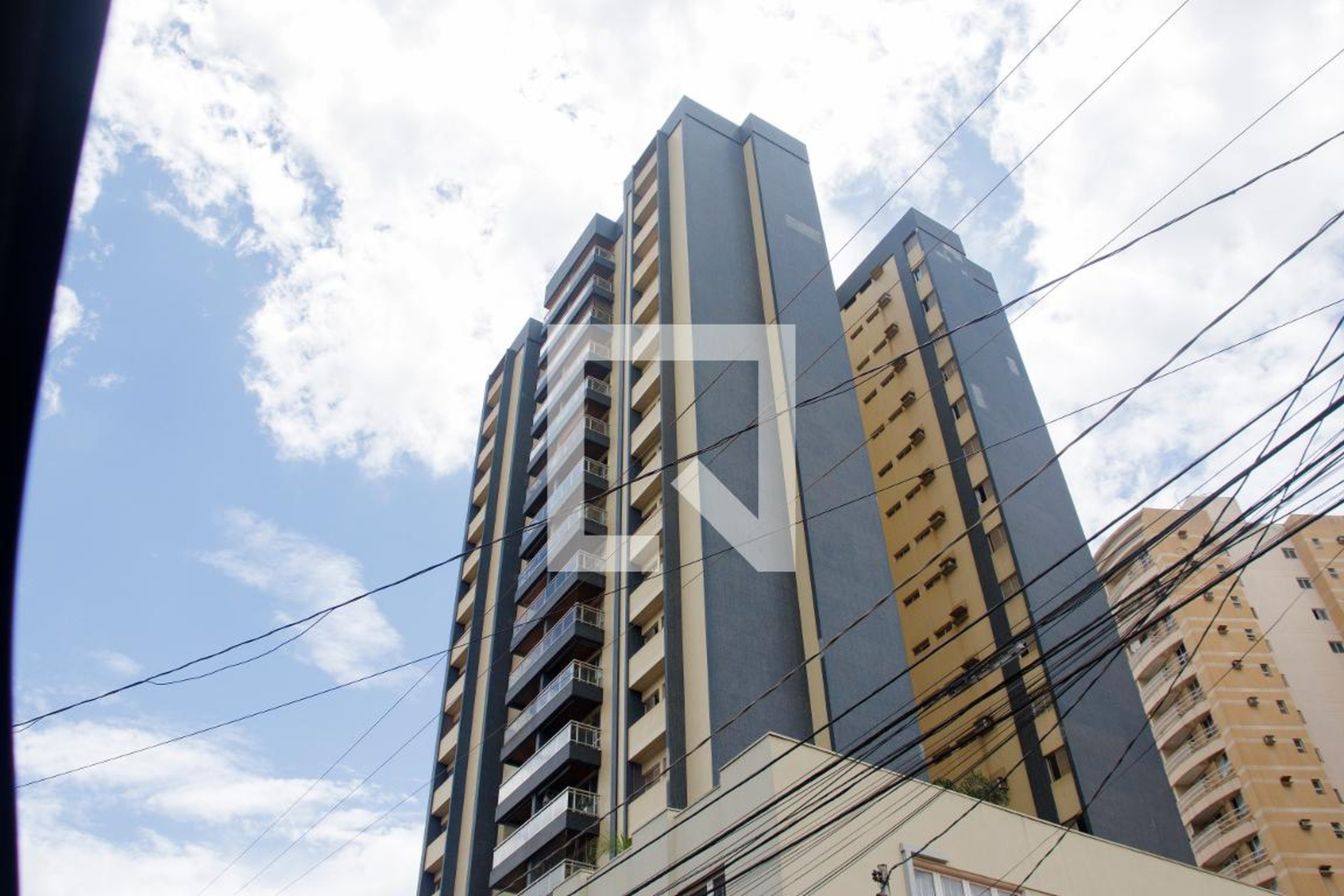 Fachada do Prédio Condomínio Província de Sarleno