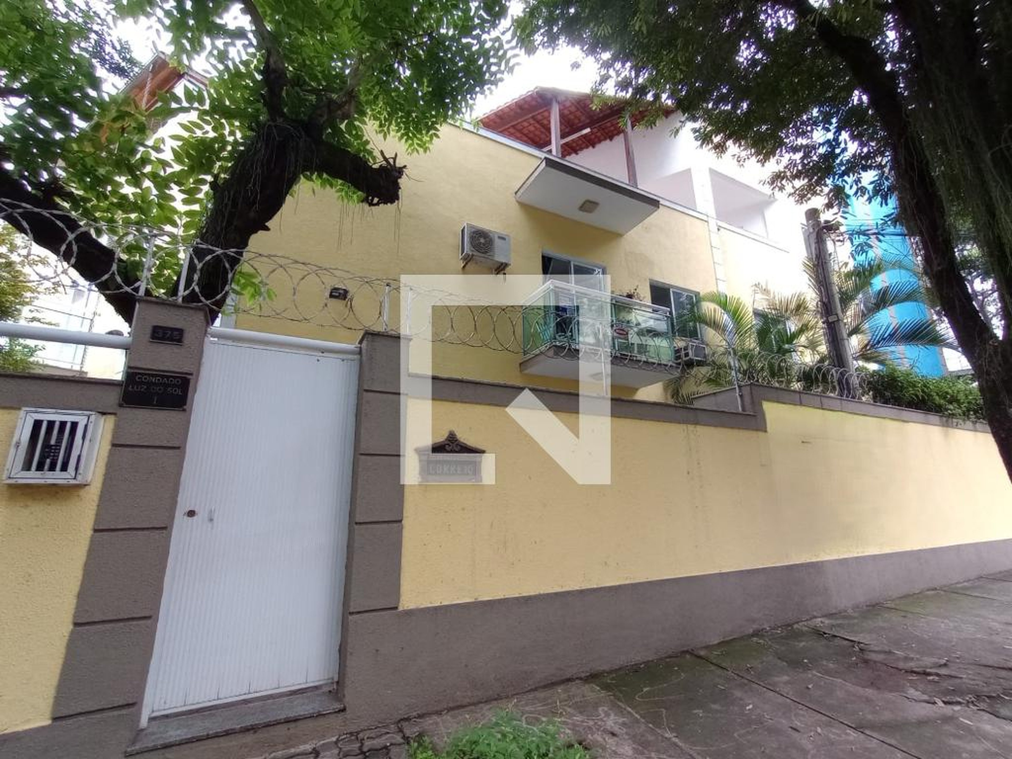 Fachada Condomínio em Rua Mapendi, 375