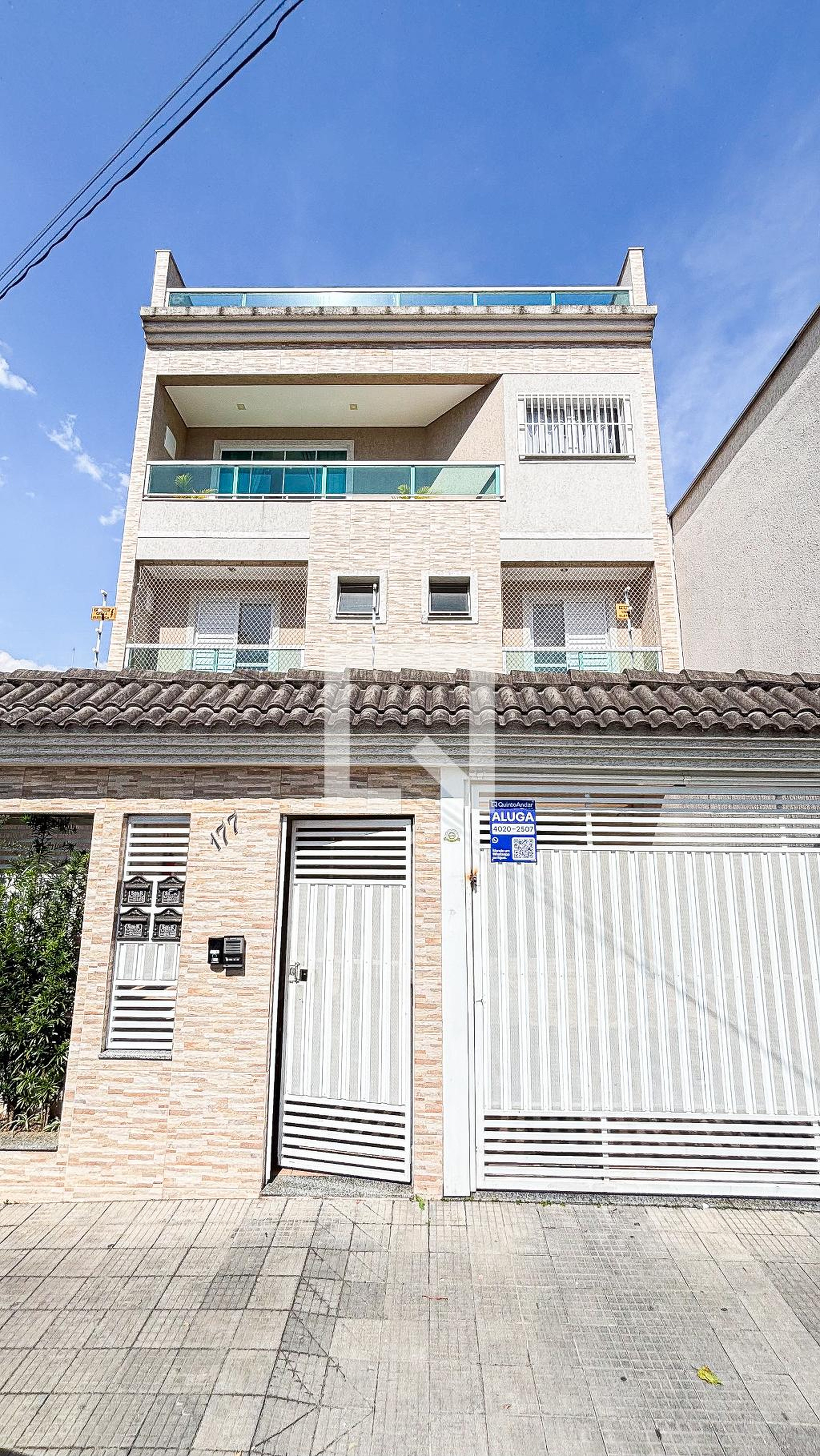 Fachada Condomínio em Rua Antônio Cardoso Franco, 177