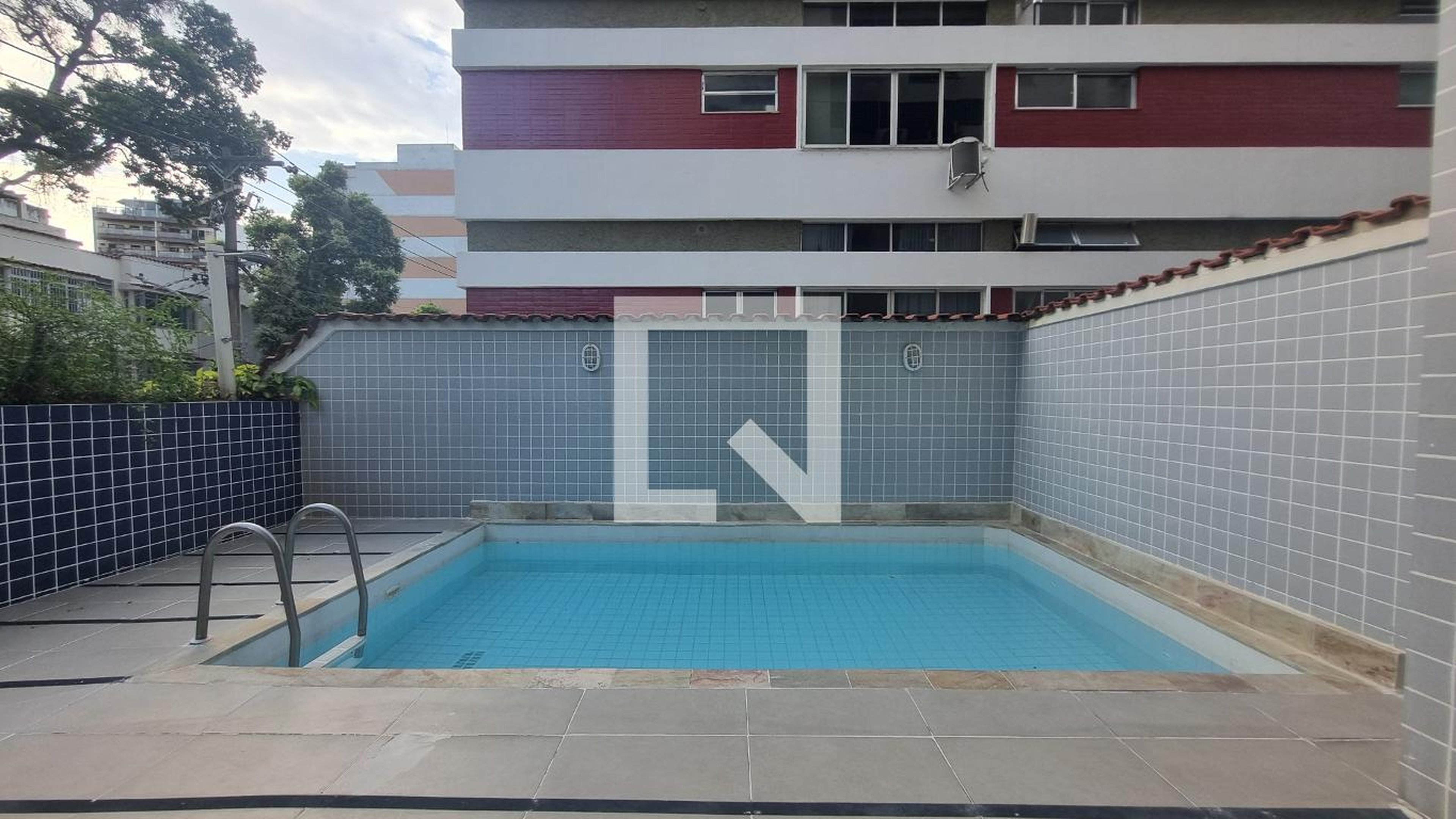 Piscina - Edifício Qualityjuca