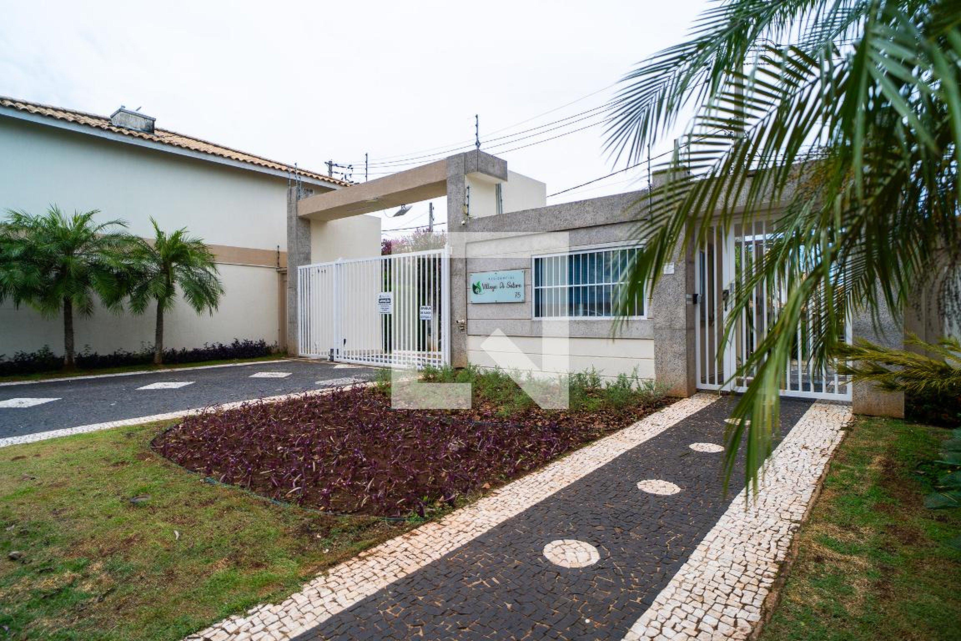 Fachada Condomínio Village Saatore