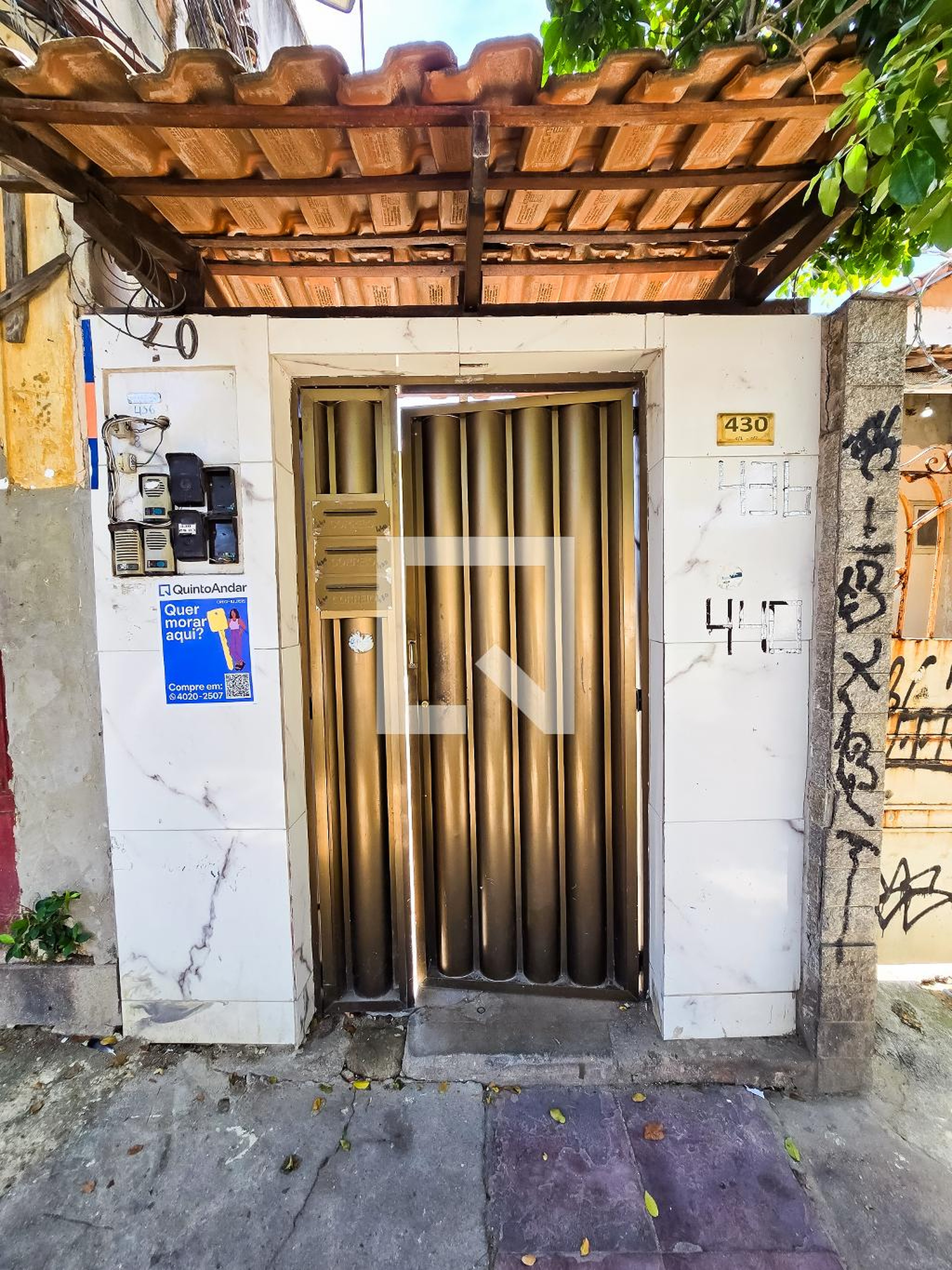 Fachada Condomínio em Rua Peçanha da Silva, 436