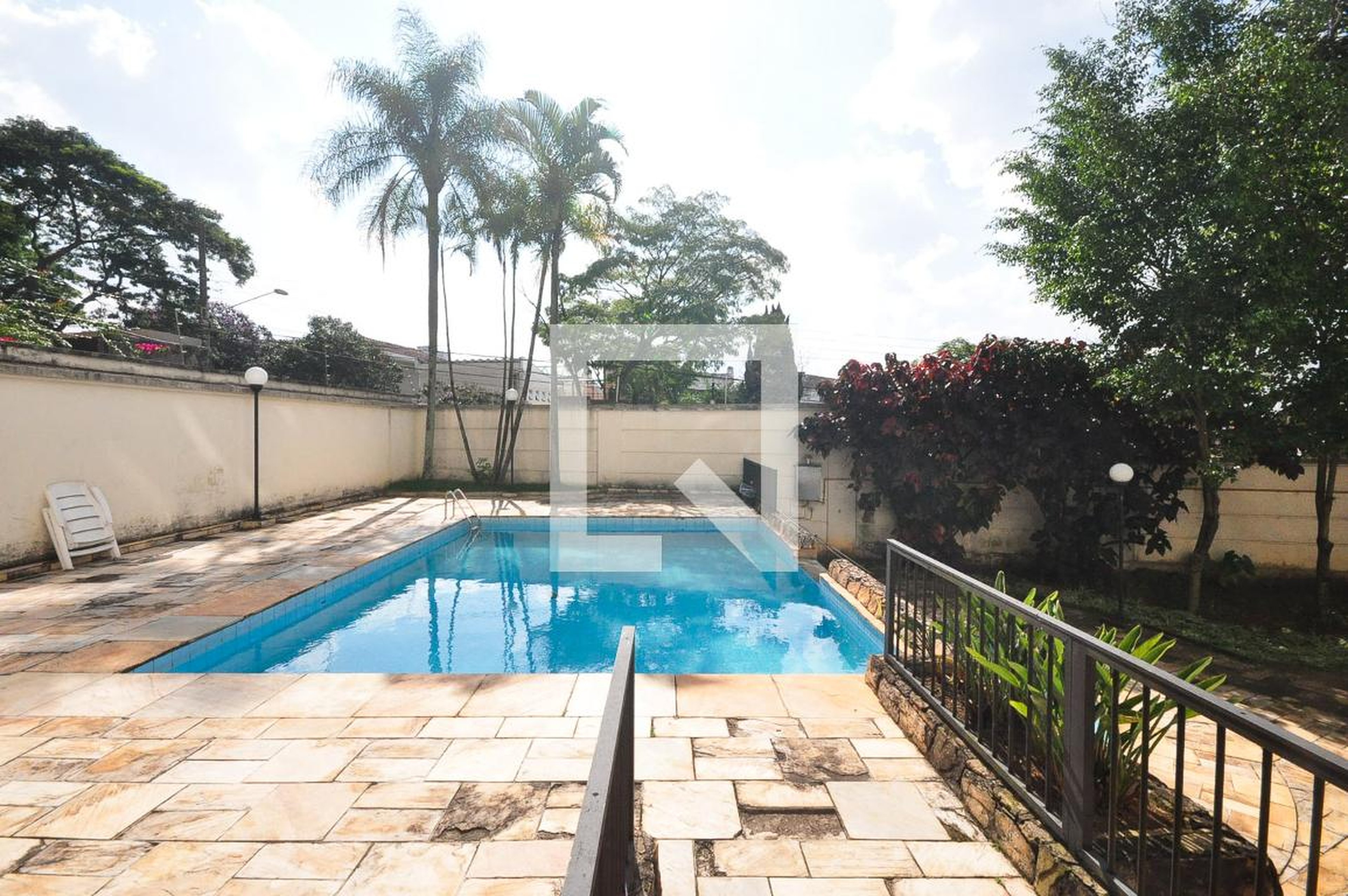 Piscina - Edifício Jardim Leonor