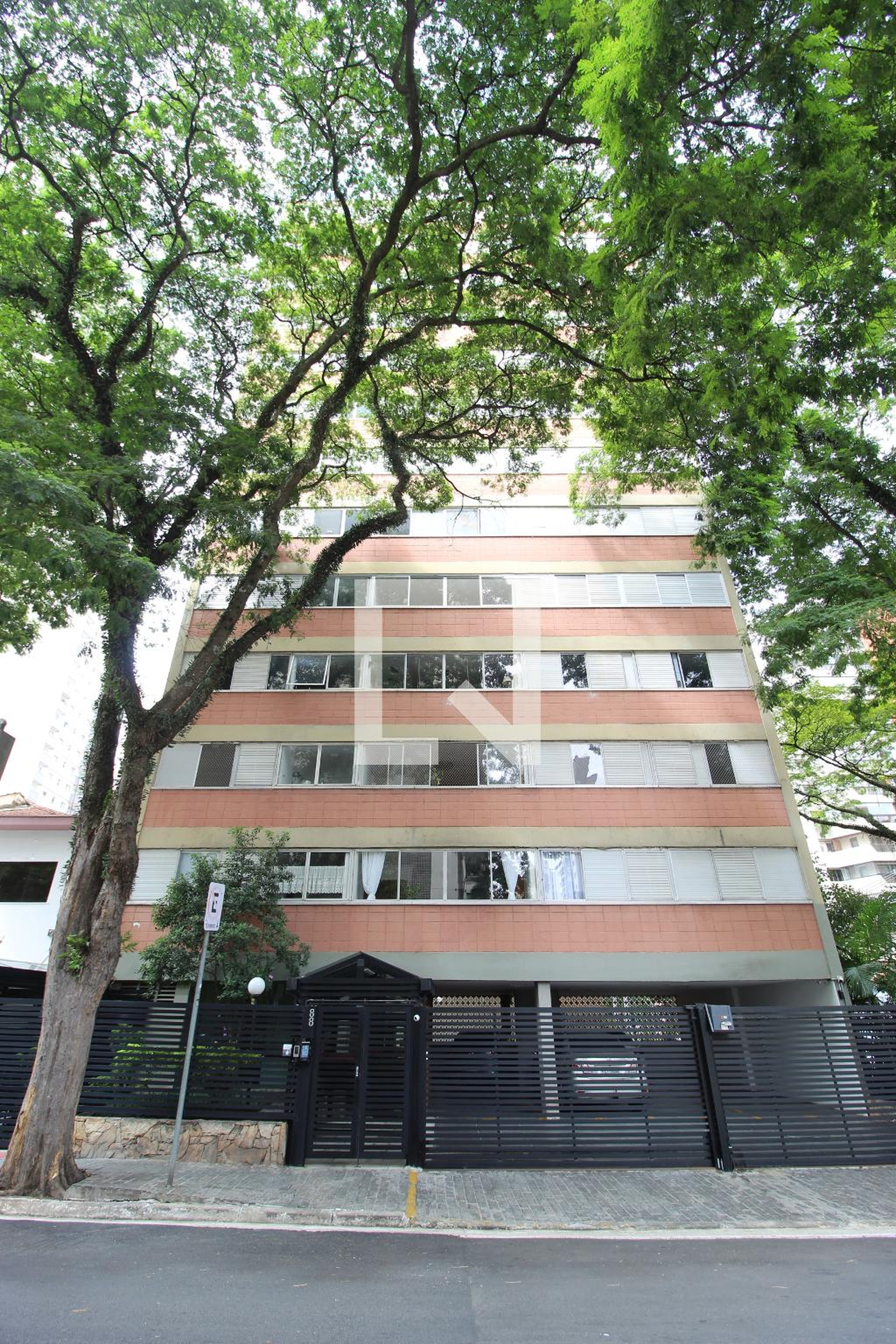 Fachada do Prédio Condomínio Adriana