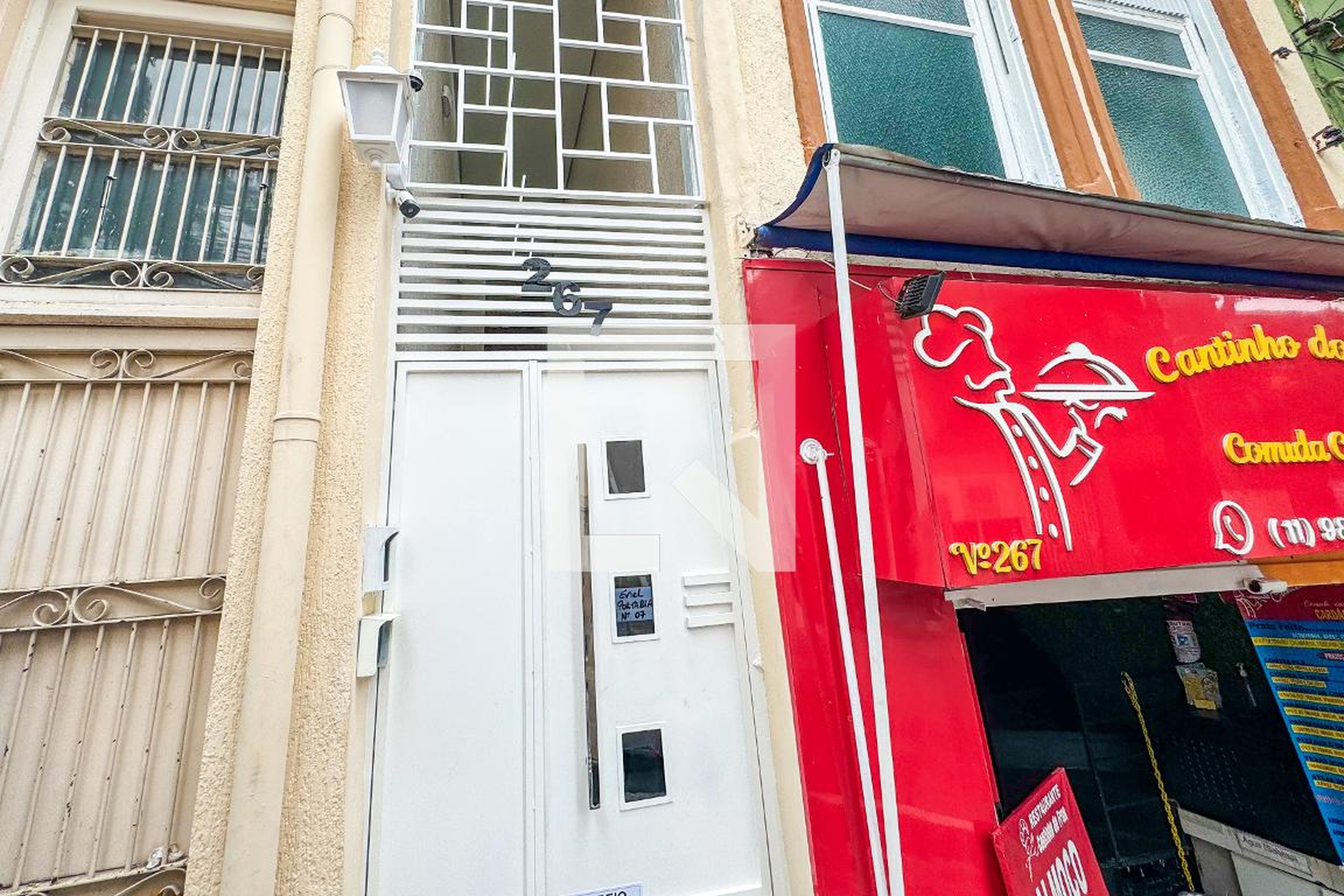 Fachada Condomínio em Rua Conde de Sarzedas, 267