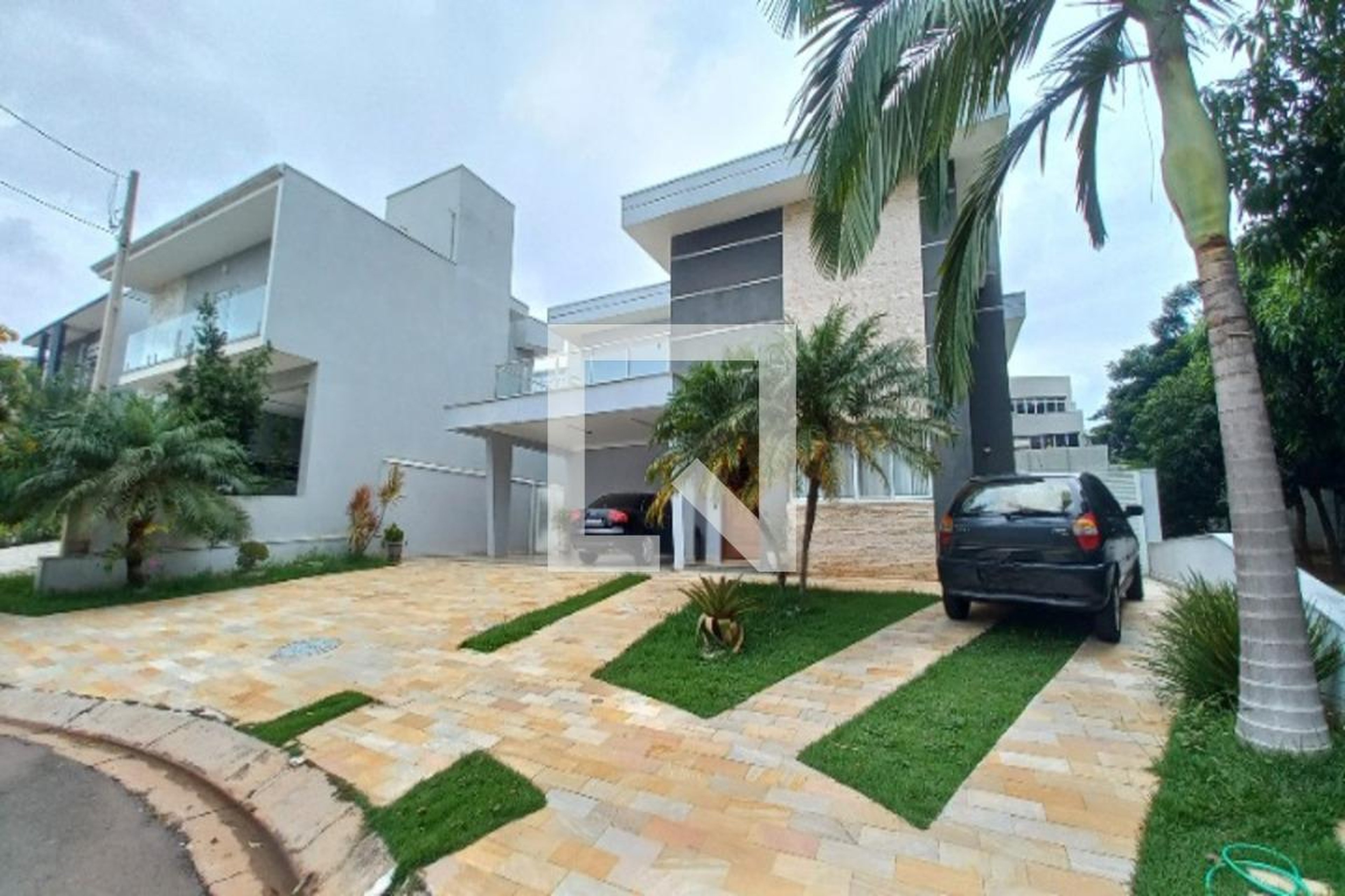 Fachada do Prédio Condomínio em Rua Doutor Roque José Balbo, 301