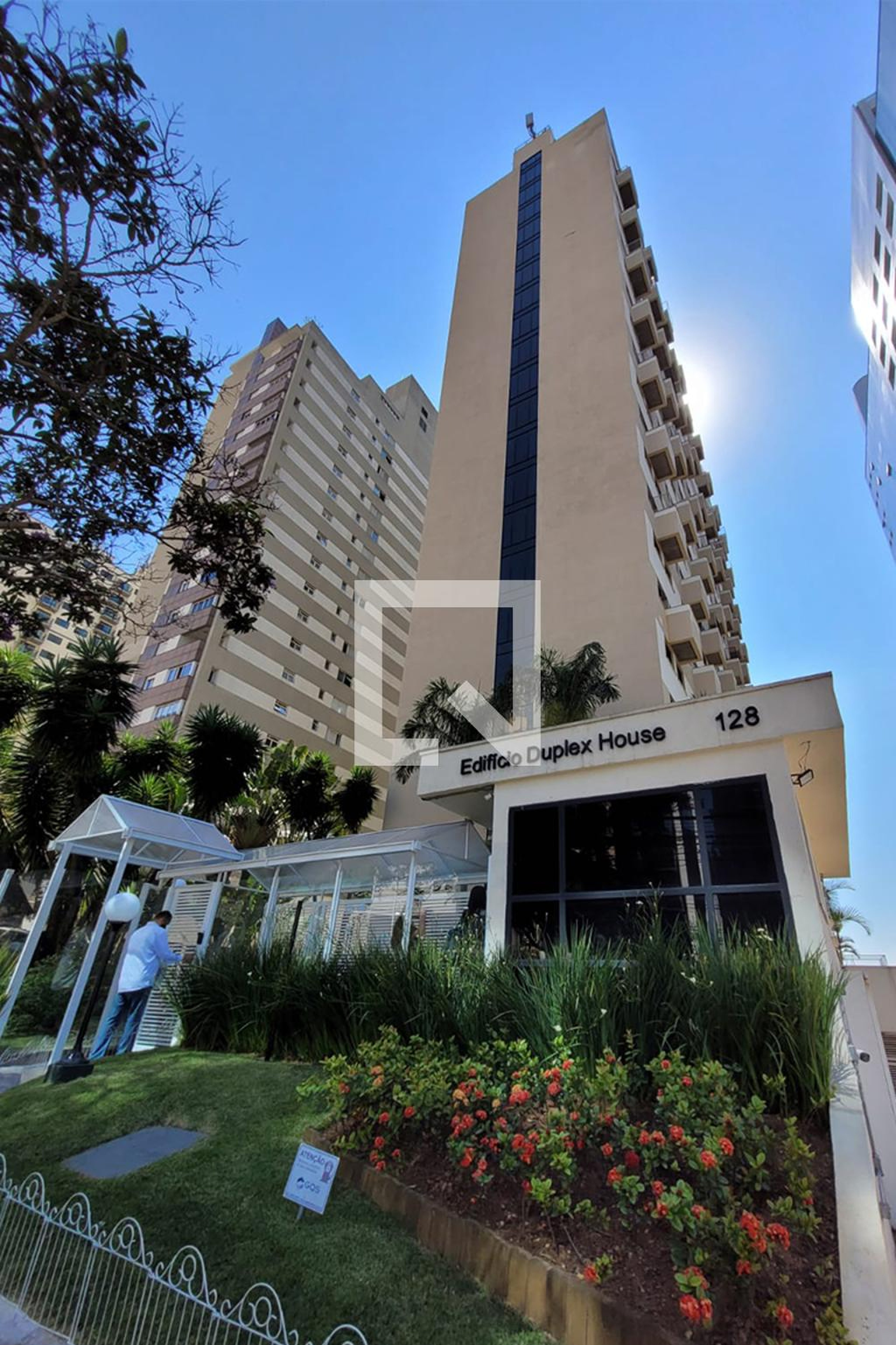 Fachada Condomínio Duplex House