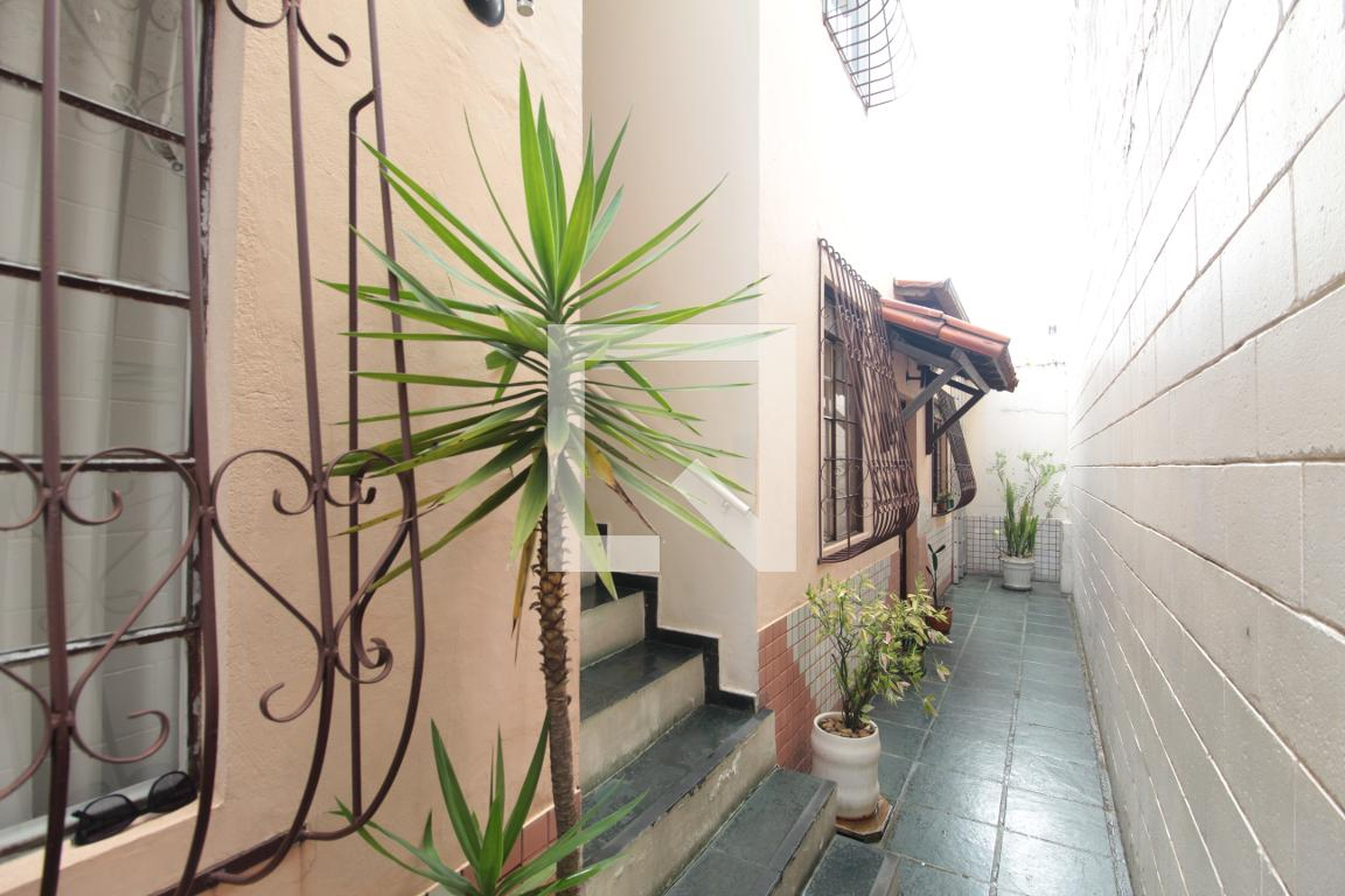 Hall de Entrada Condomínio em Avenida Guarapari, 878