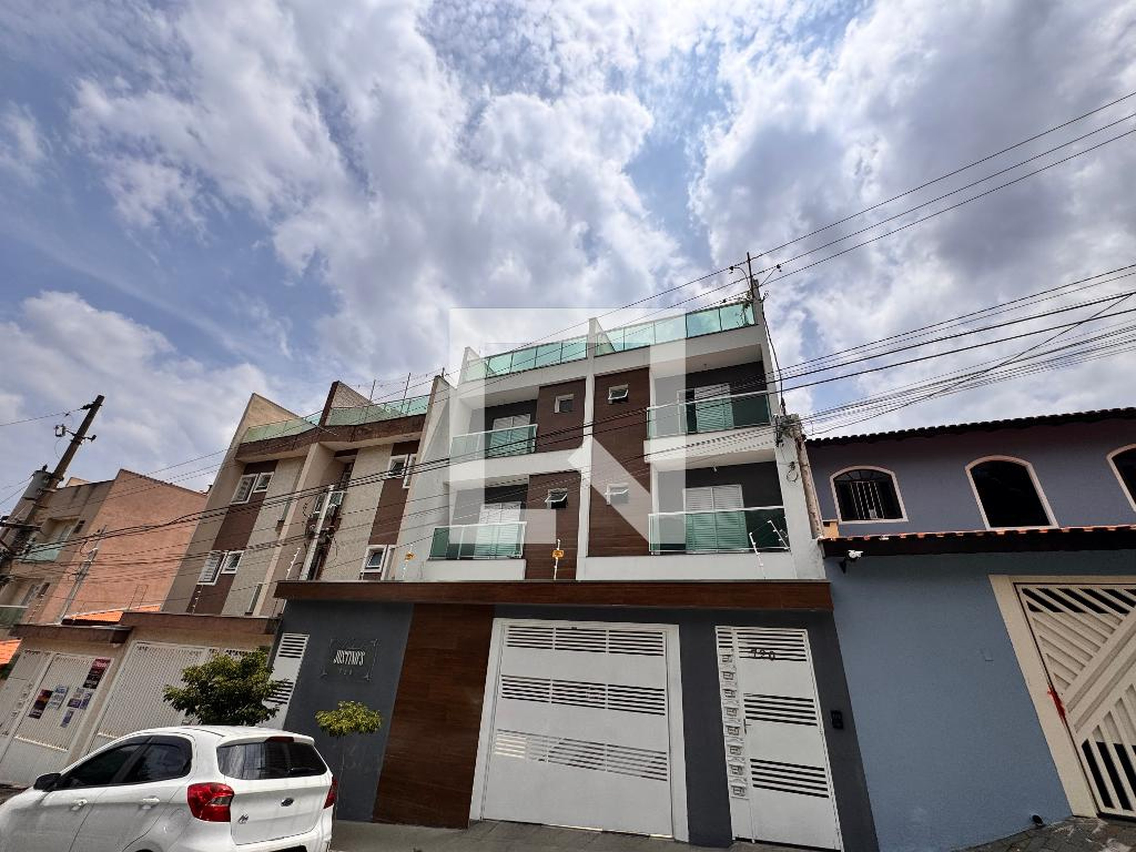 Fachada Condomínio em Rua Angola, 720