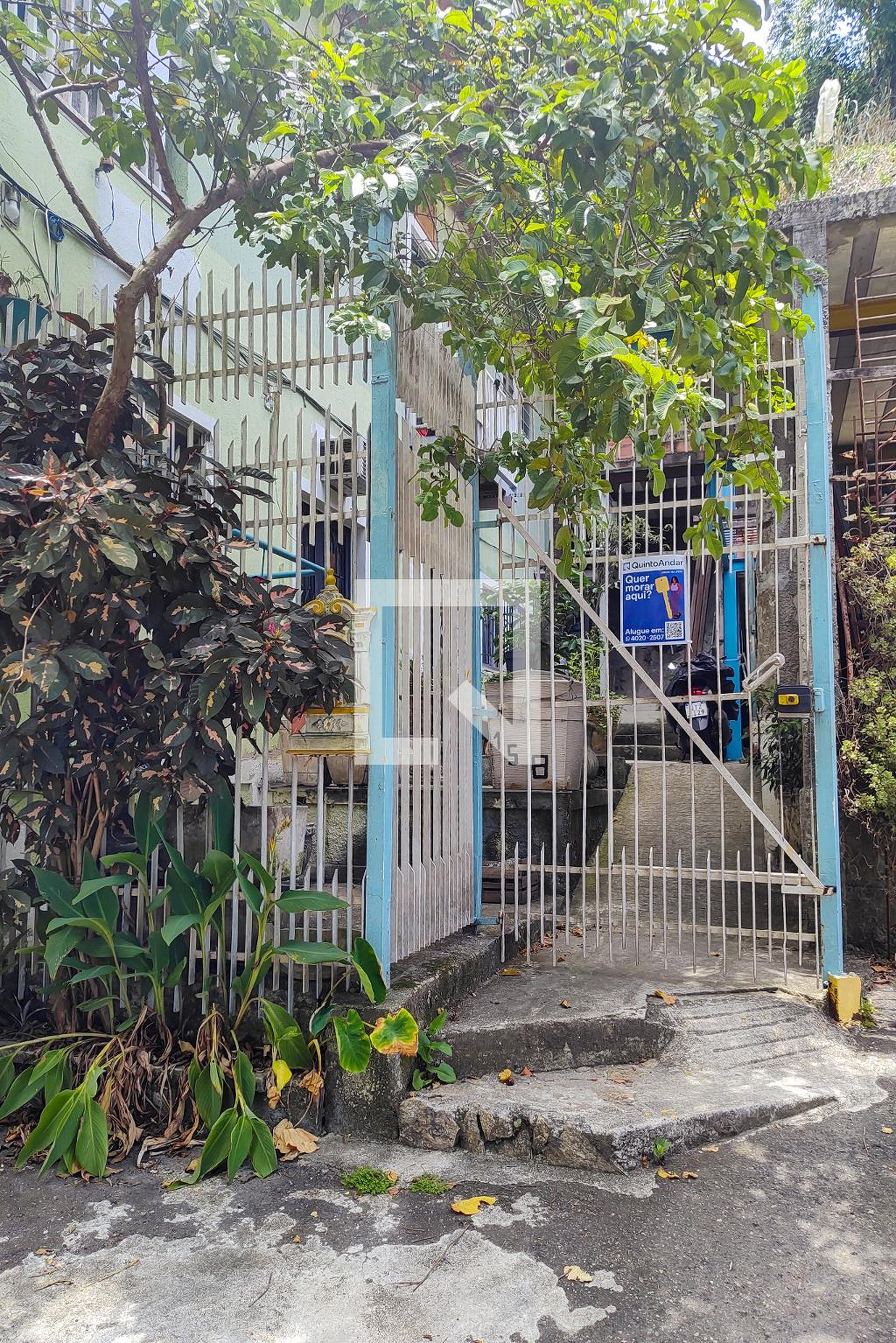 Fachada Condomínio em Rua Manoel Correia, 158