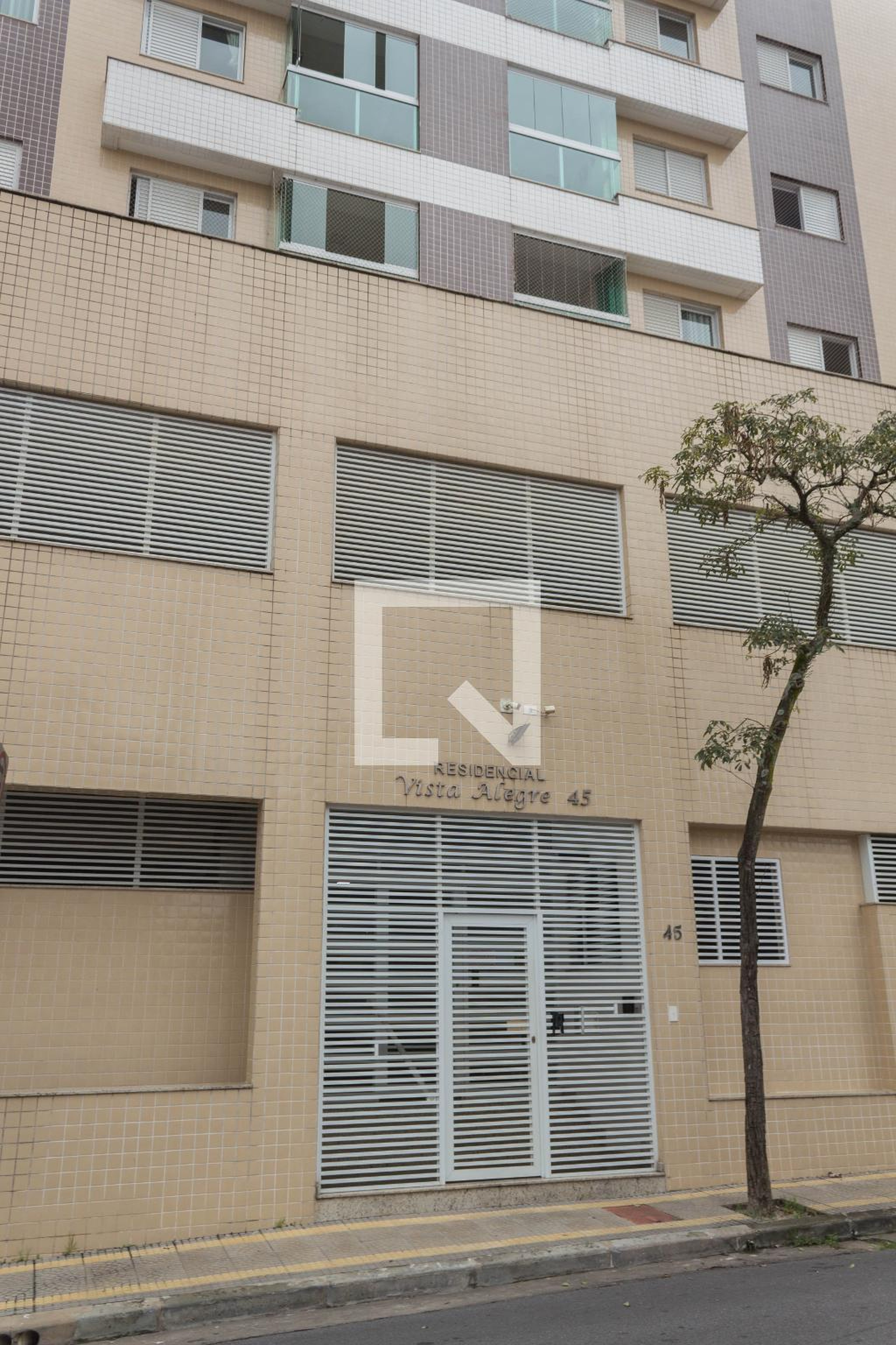 Fachada Condomínio em Rua Anunciata Gobbi, 45