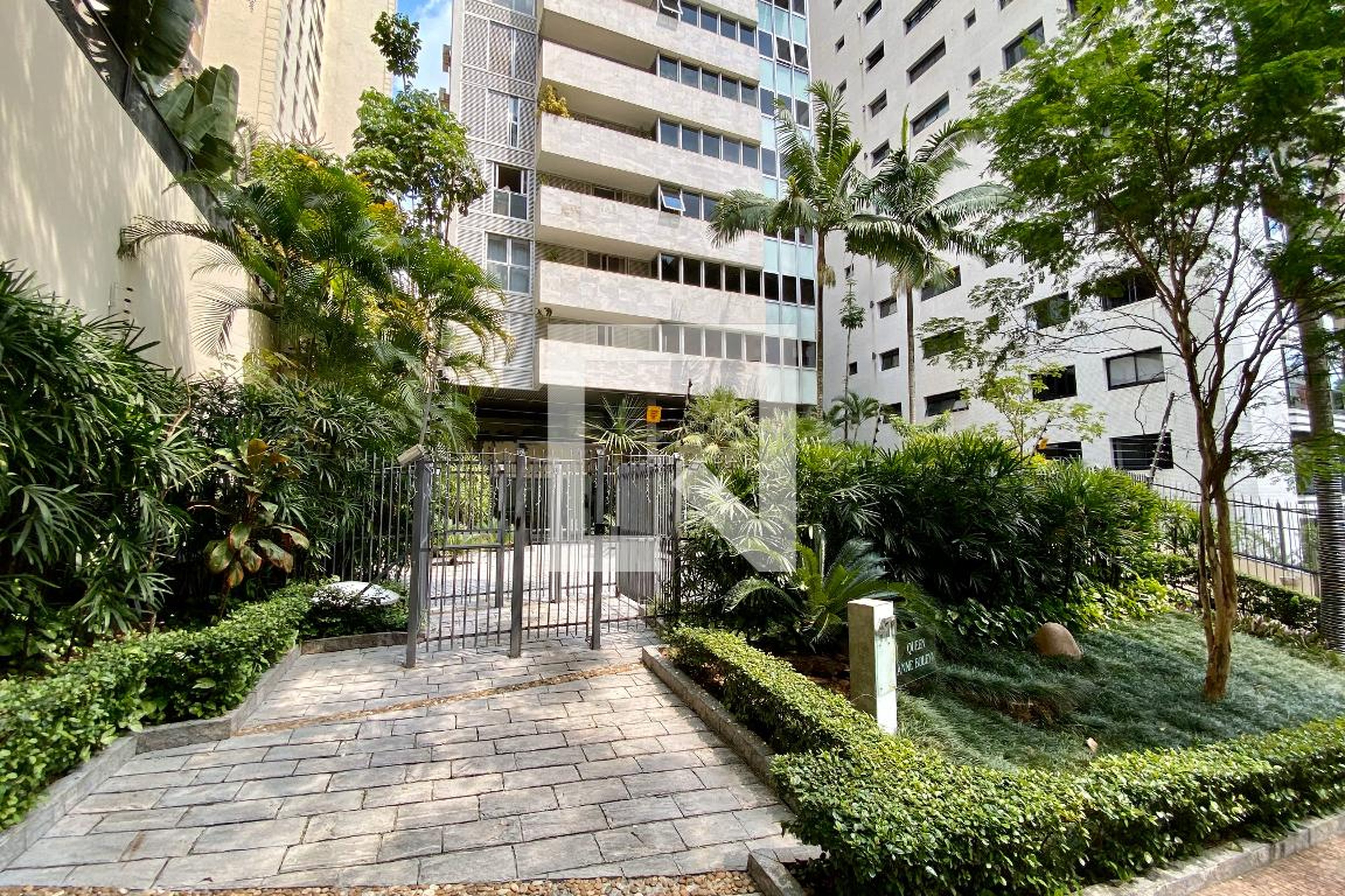 Fachada Condomínio Queen Anne Boleyn