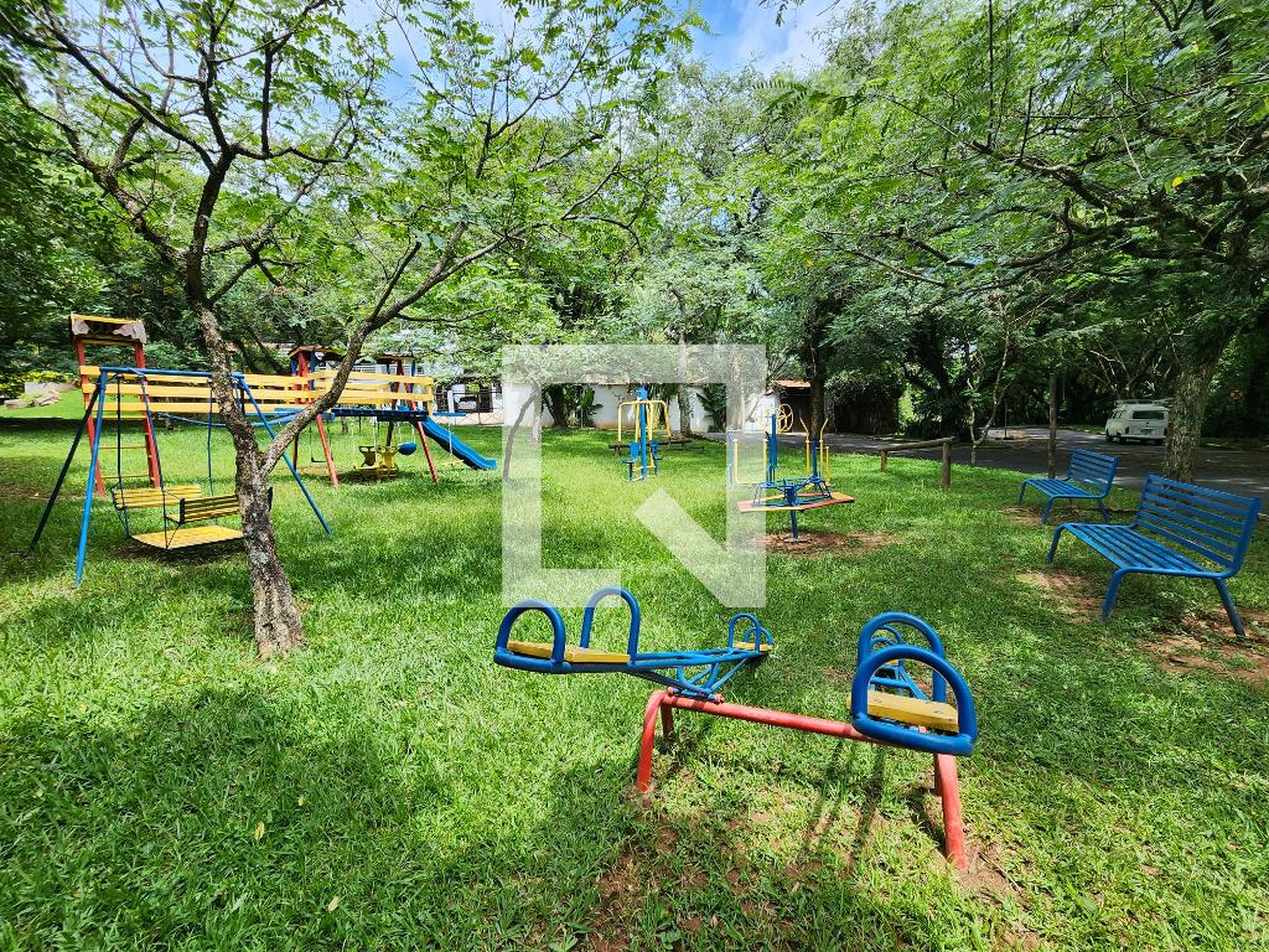 Playground Condomínio em Rua Áurea Viêira, 279