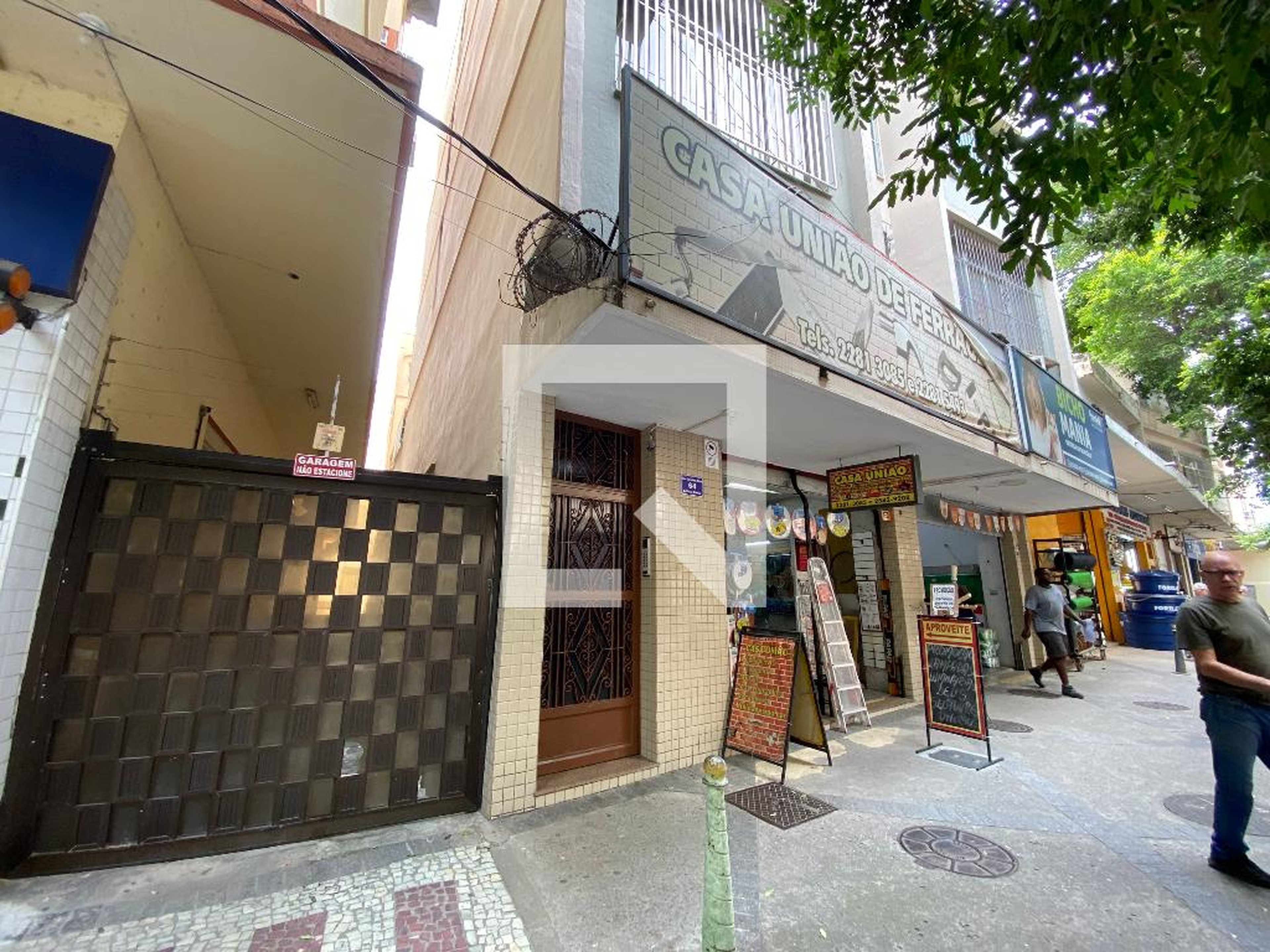 Fachada Condomínio em Rua Carolina Meier, 64