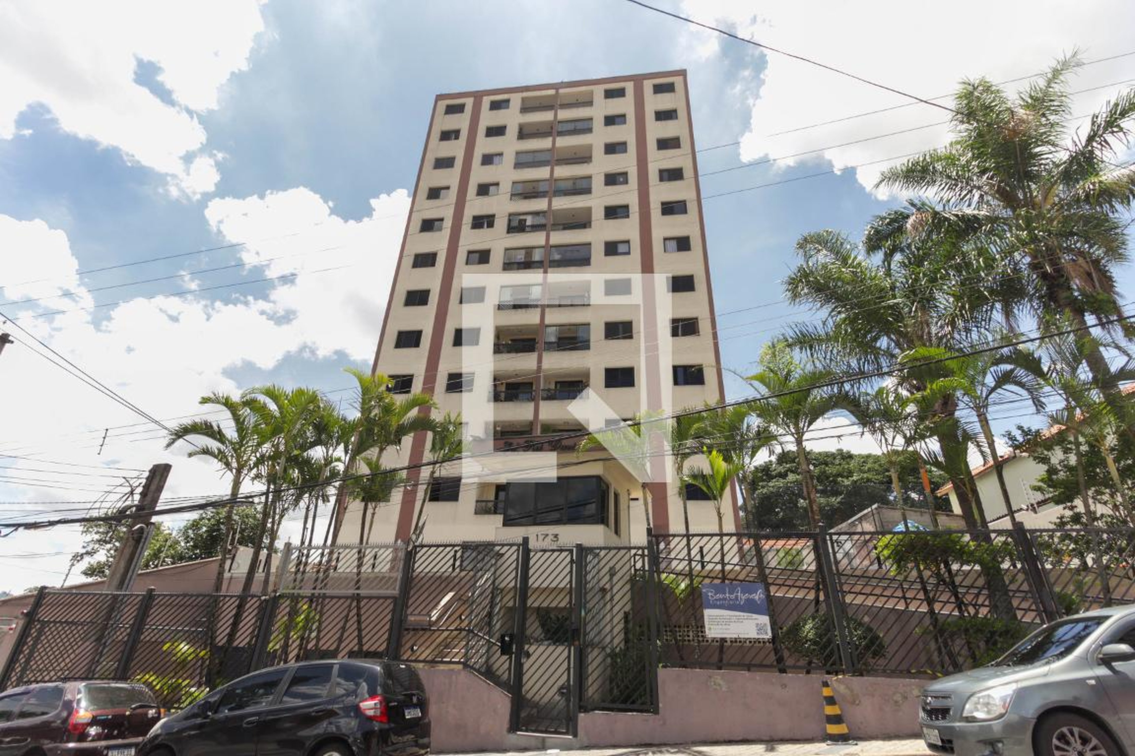 Fachada do Prédio Condomínio em Rua Palmerino Calabrese, 61