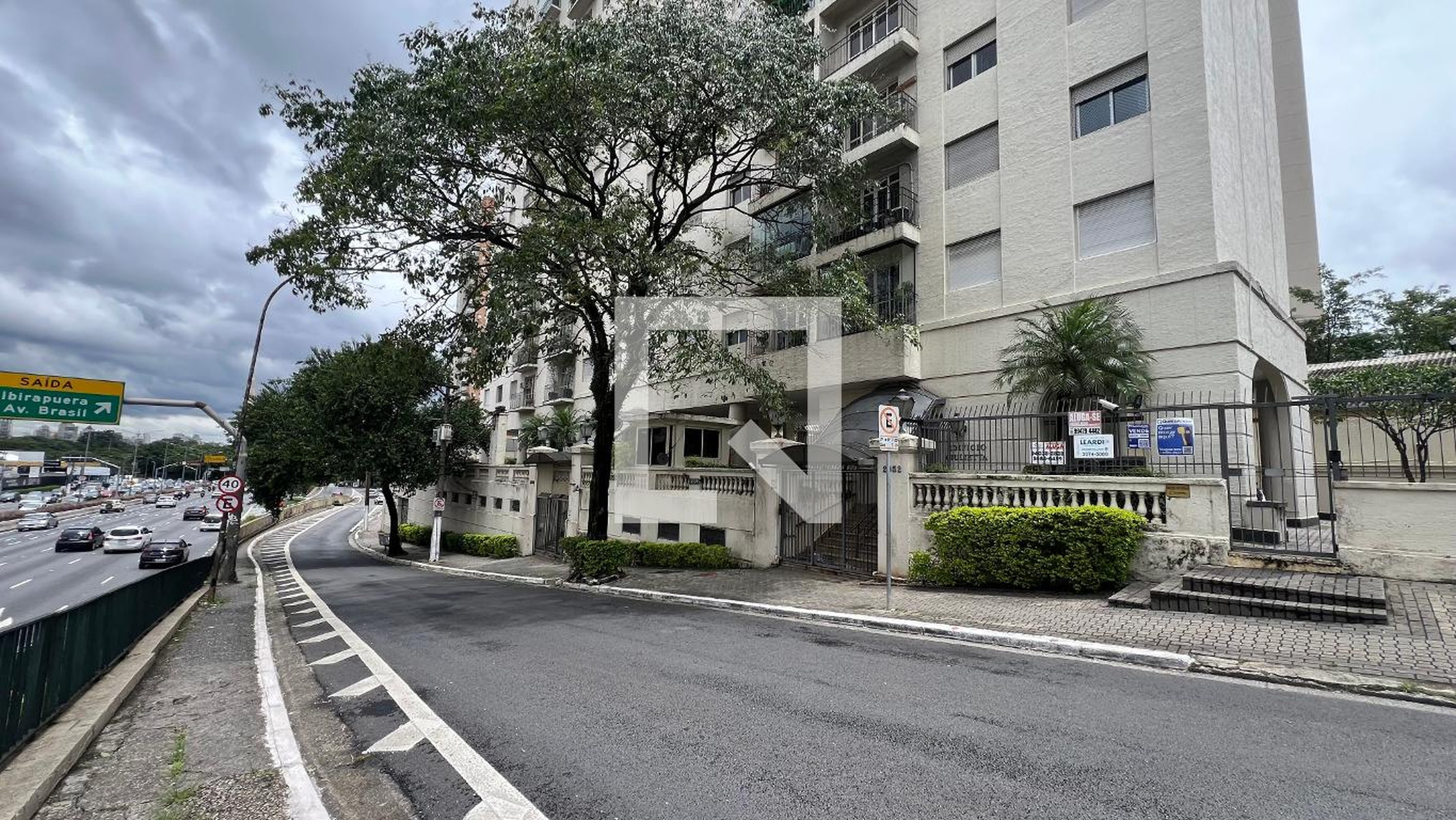 Fachada Condomínio Romeu e Julieta