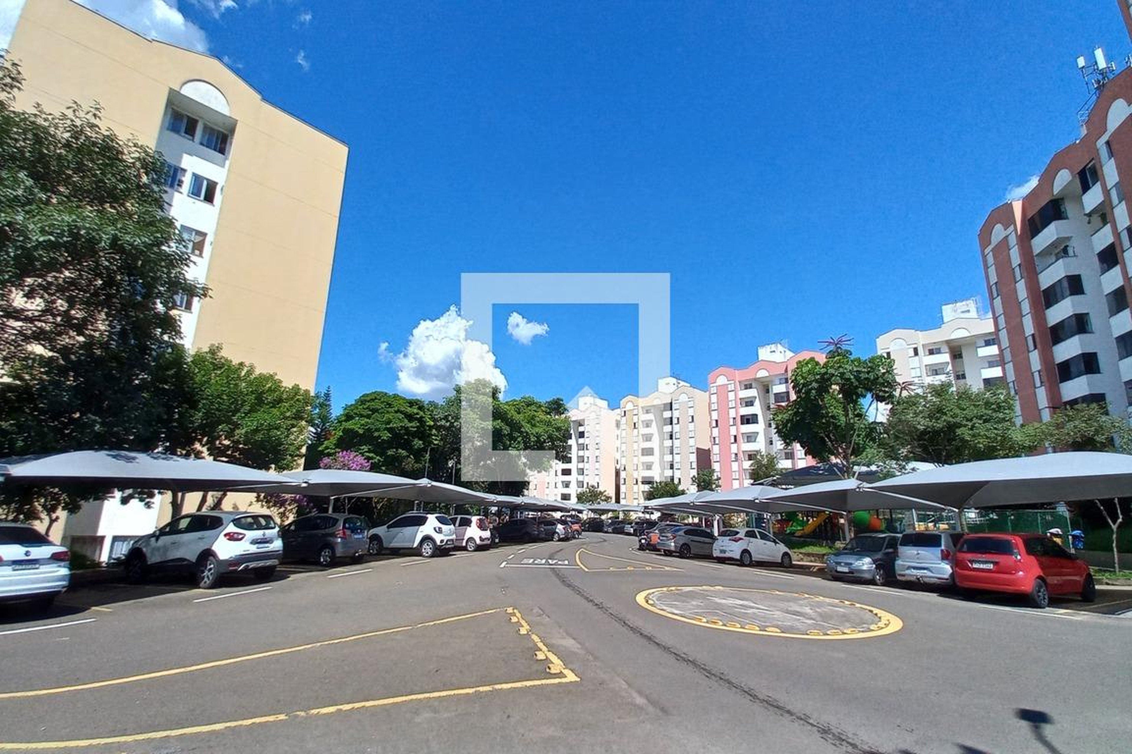 Fachada do Prédio Condomínio em Avenida Benedicto Campos, 311