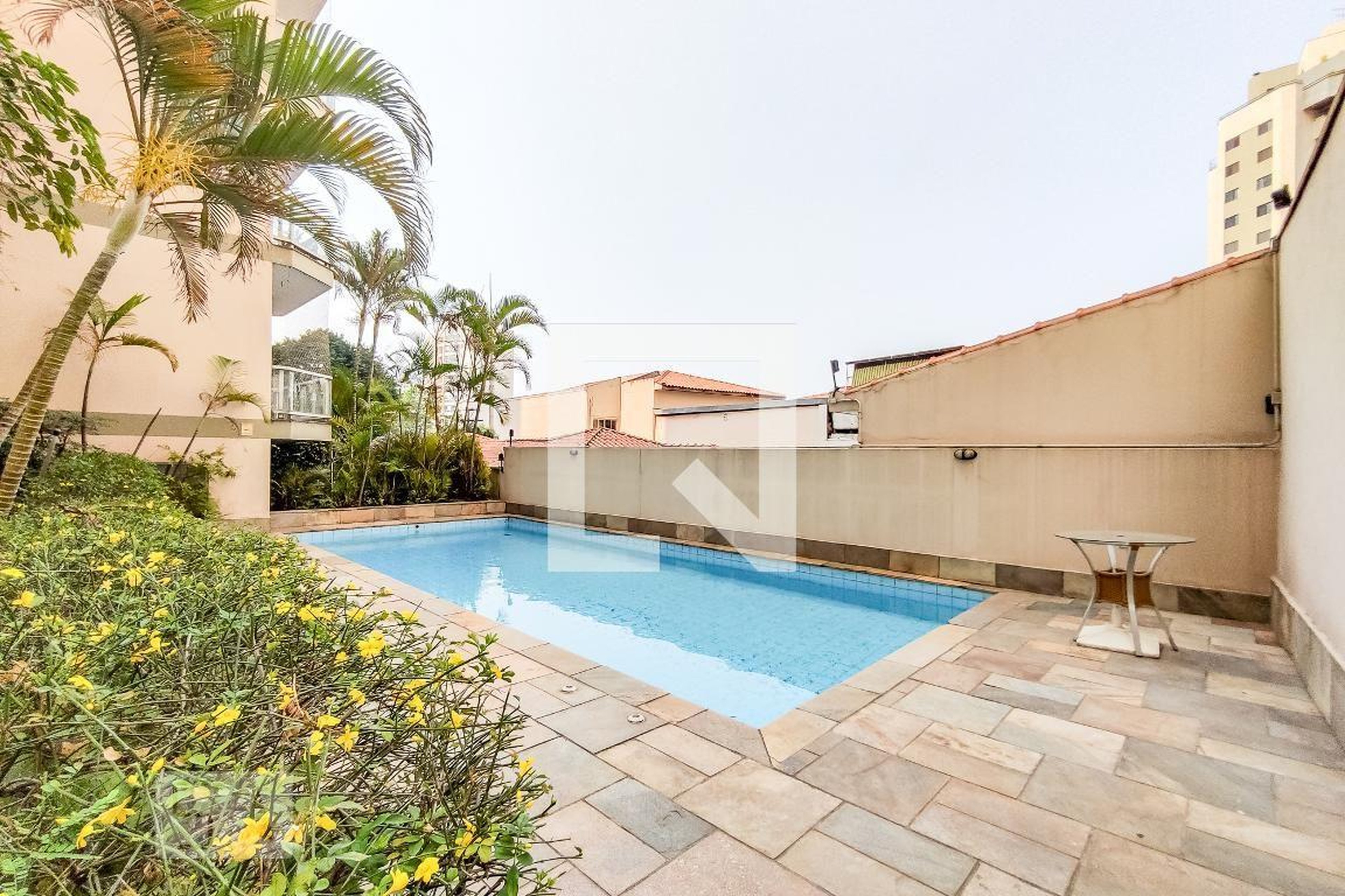 Piscina - ED. Délida