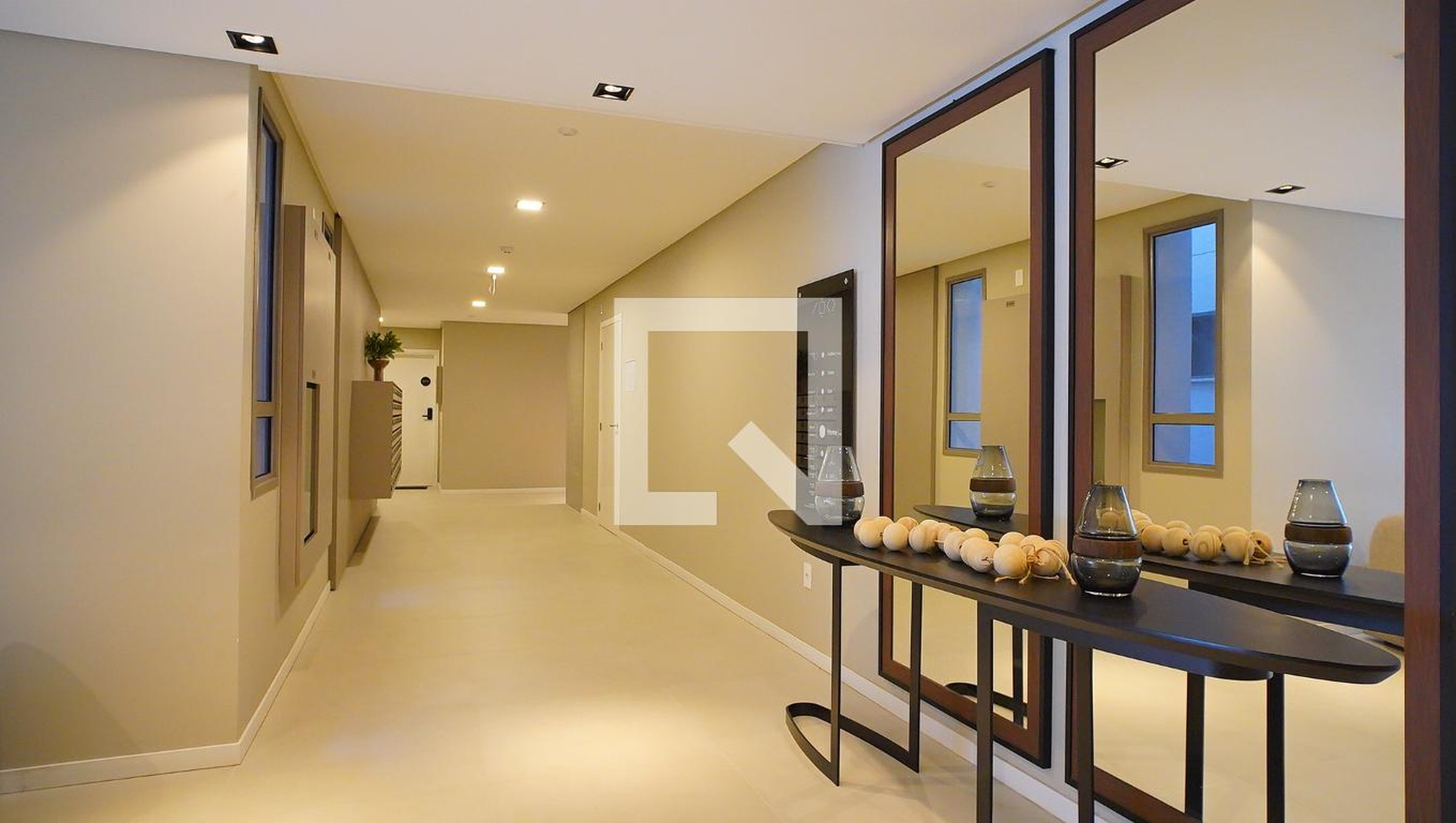 Hall de entrada - Home Cacupé