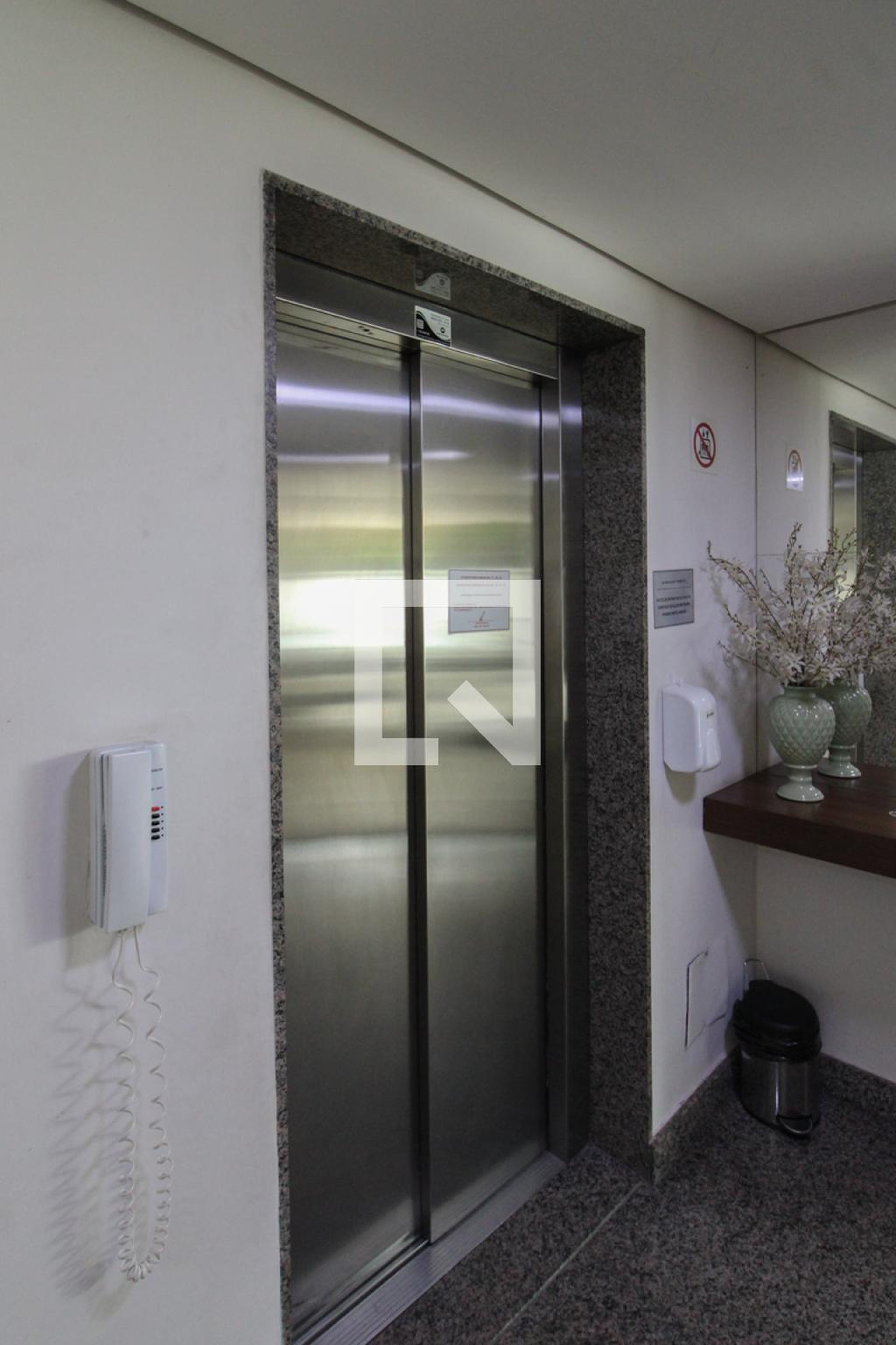 Elevador - Edifício Horizontes