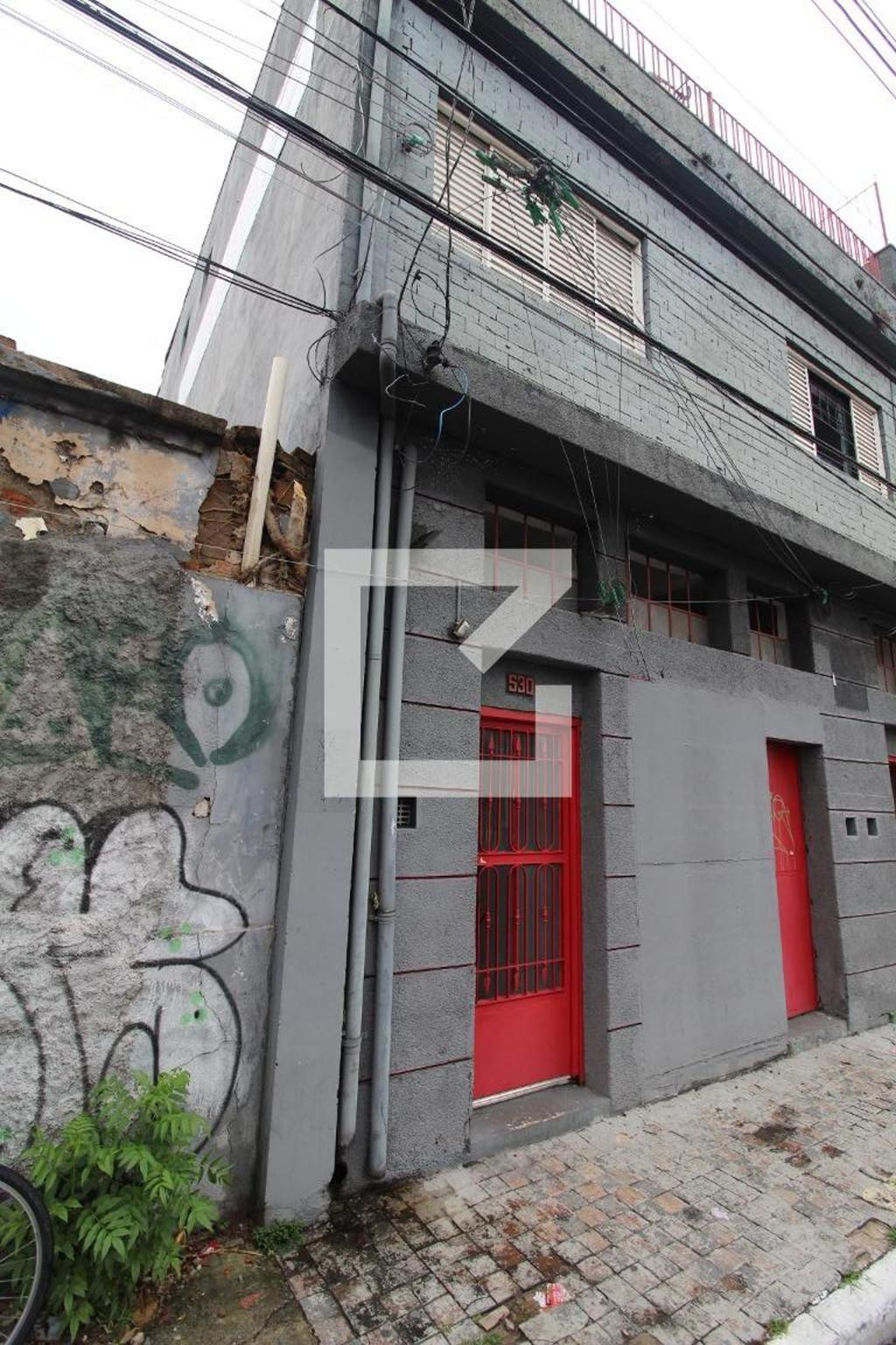 Fachada Condomínio em Rua Almirante Brasil, 530