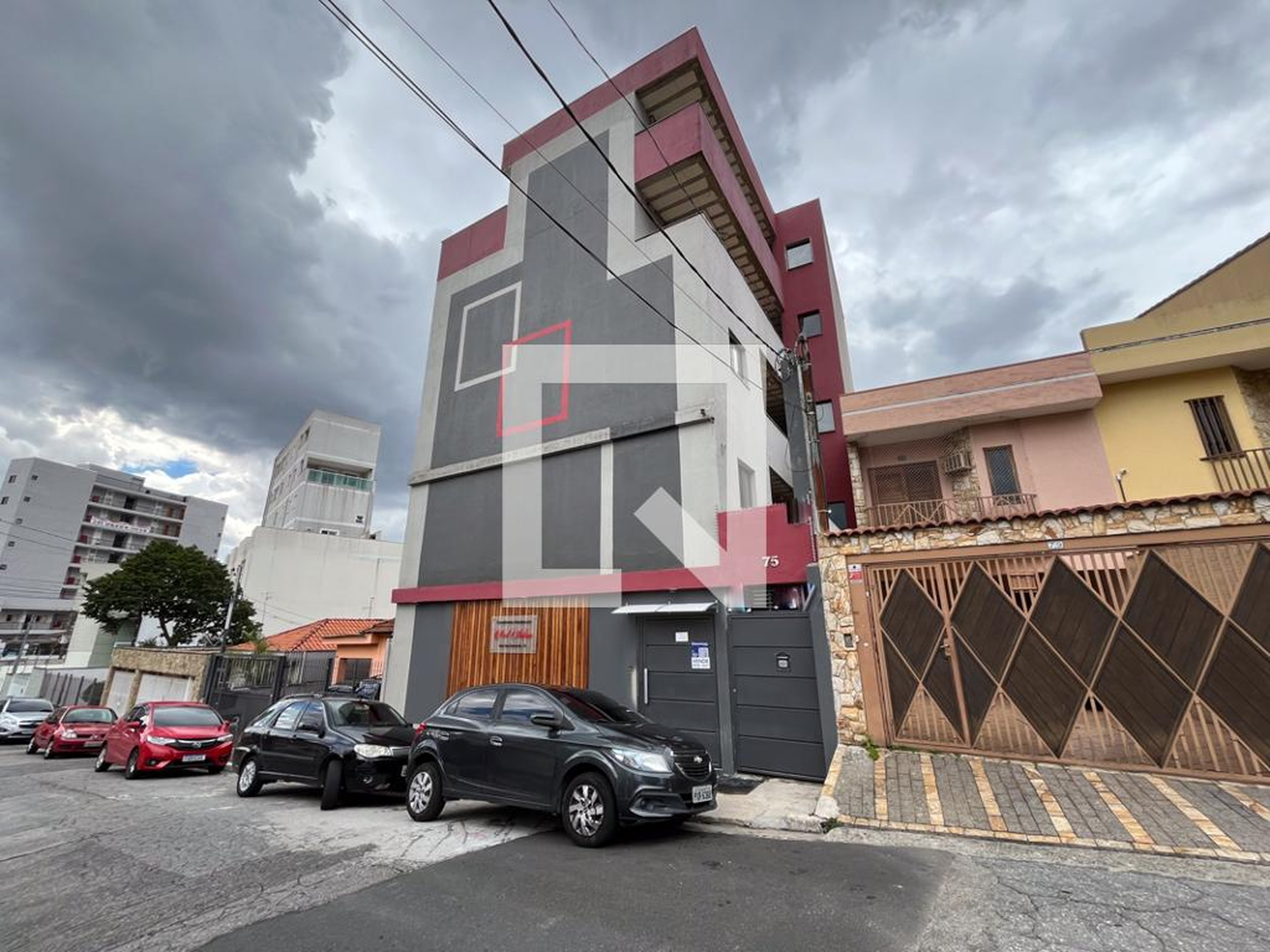 Fachada Condomínio em Rua Pais Sarmento, 7