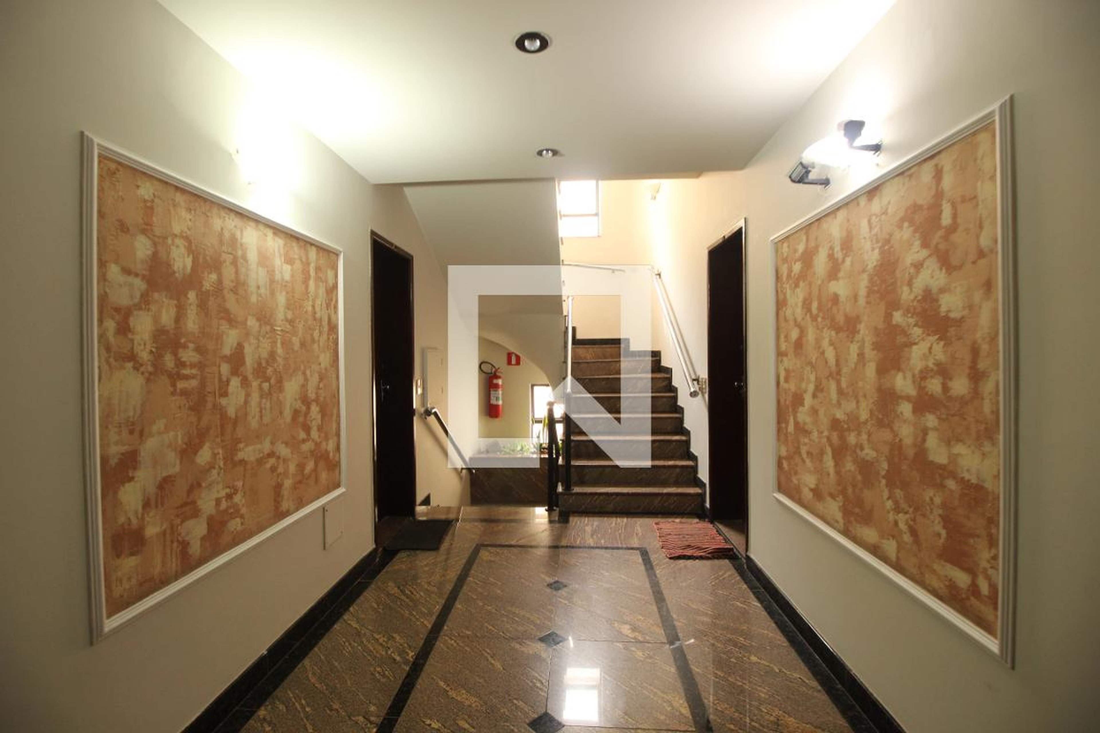 Hall de entrada Condomínio em Rua Equador, 73