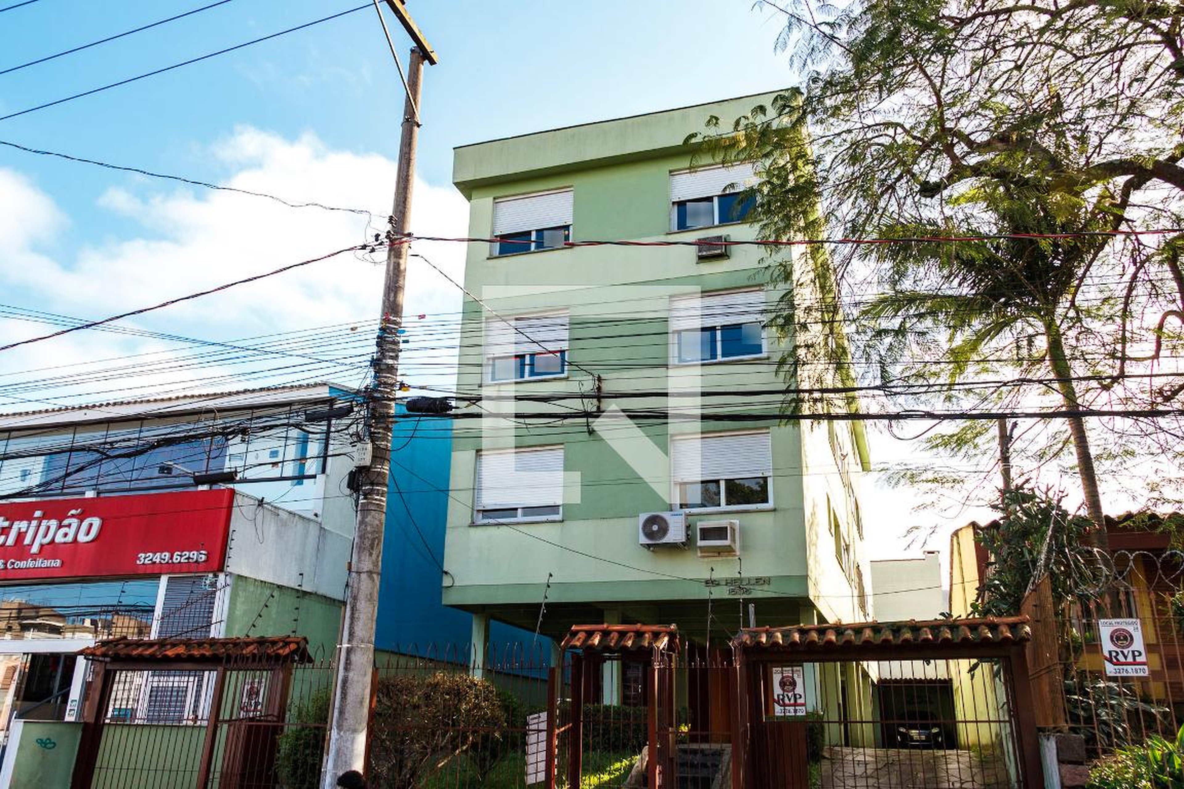 Fachada Condomínio em Rua Doutor Campos Velho, 1526