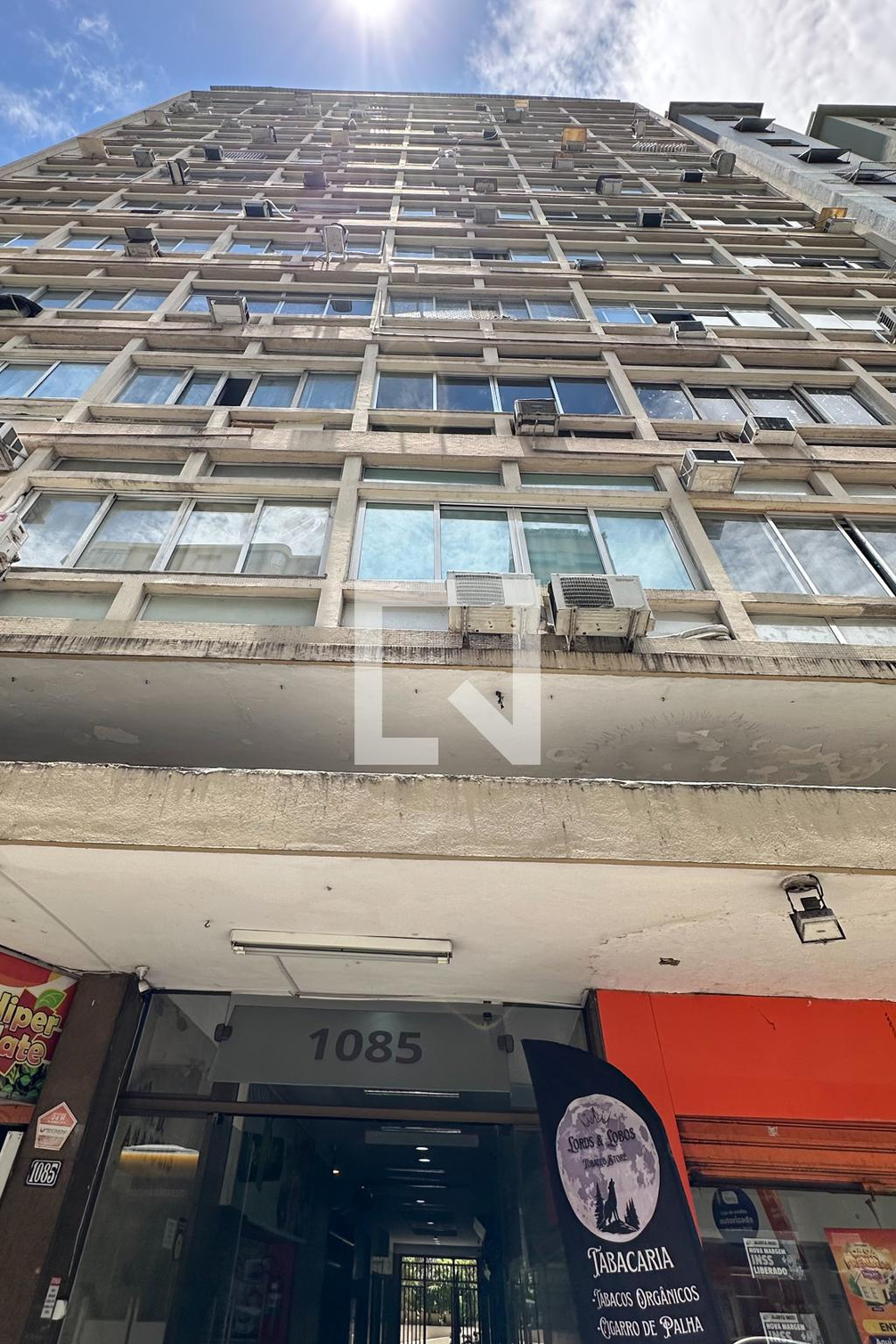 Fachada Condomínio em Avenida Nossa Senhora de Copacabana, 1170