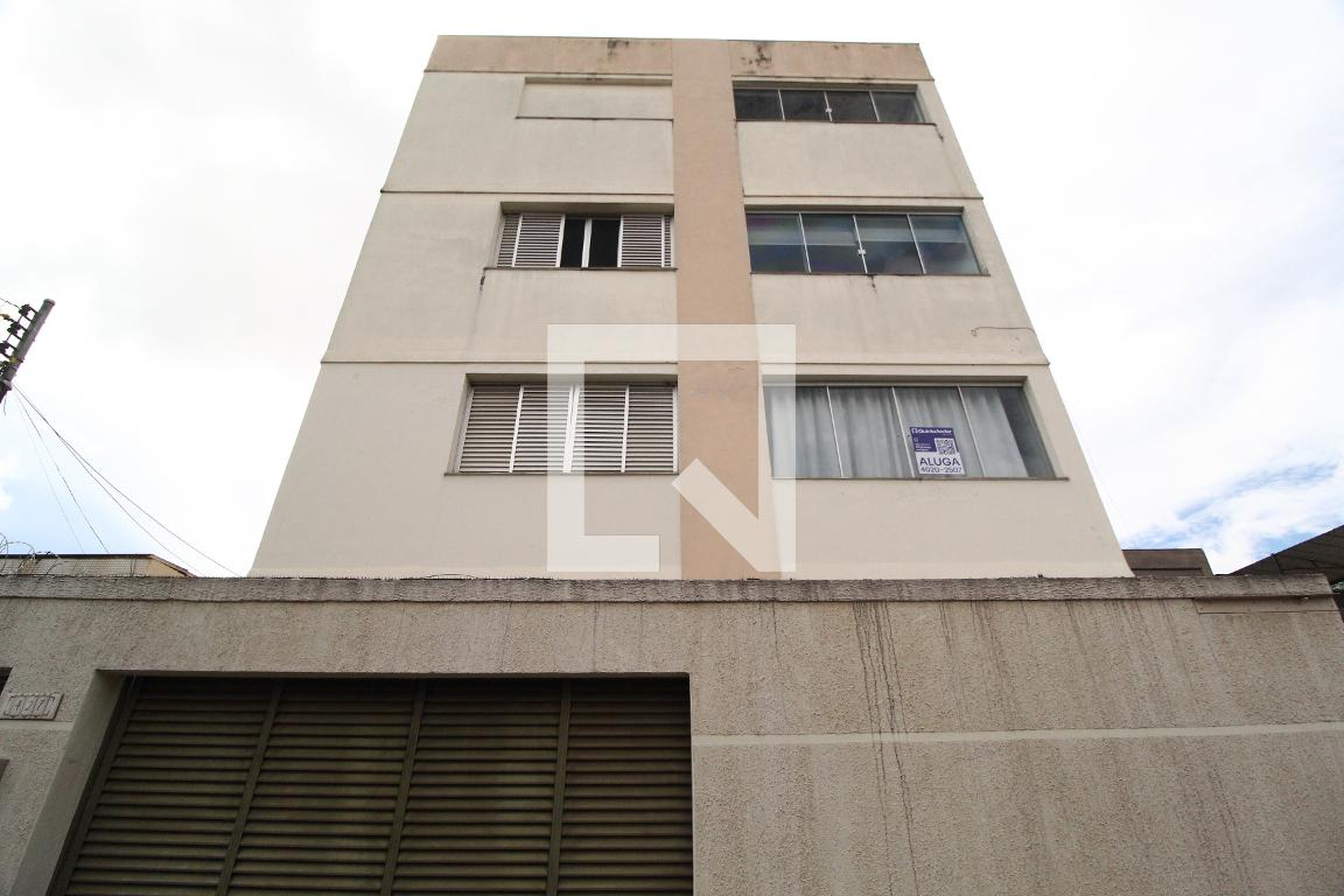 Fachada Condomínio em Rua Pedro Crosara Cherulli, 427