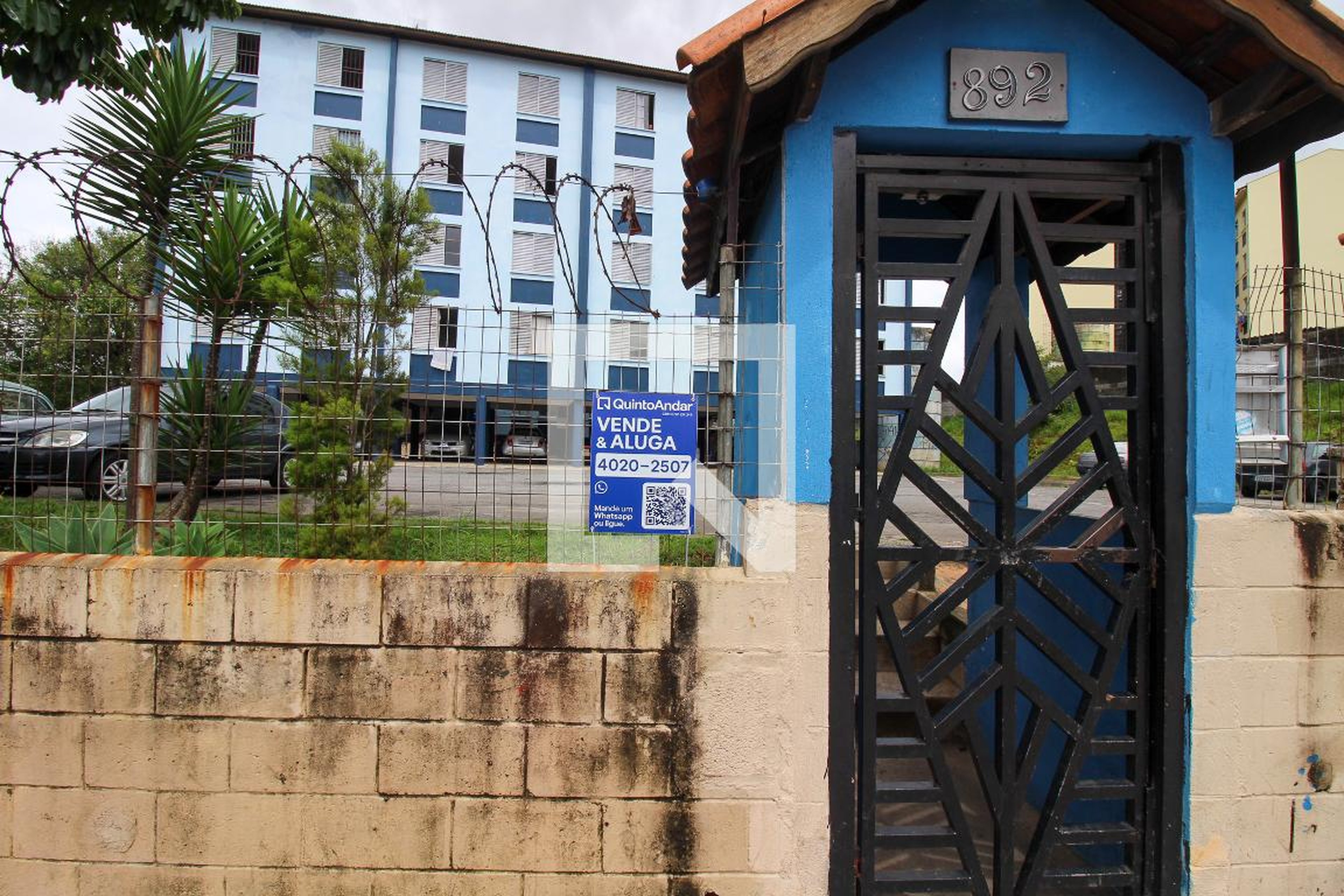 Fachada Condomínio em Rua Augustin Luberti, 892