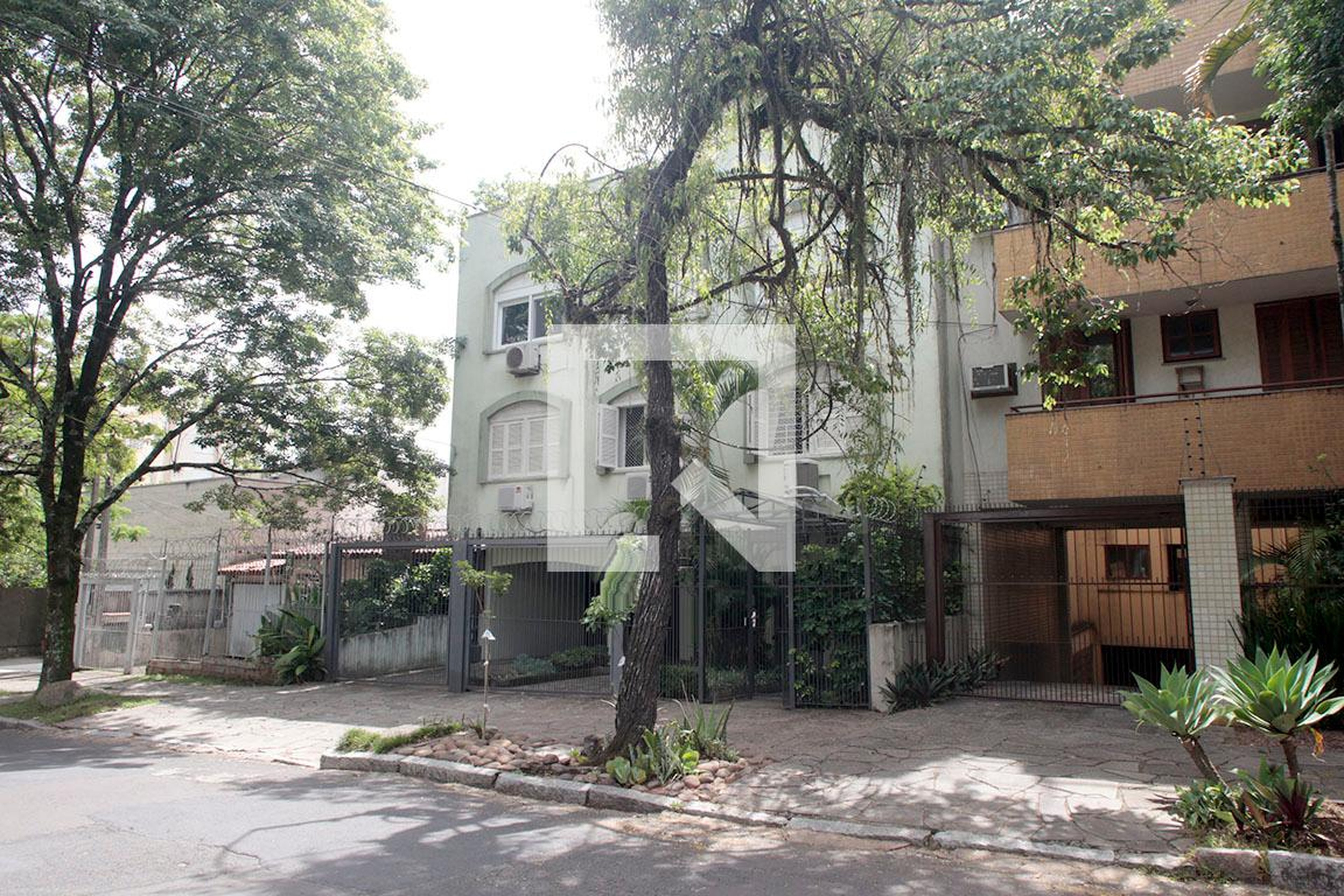 Fachada Condomínio em Rua Luzitana, 1258