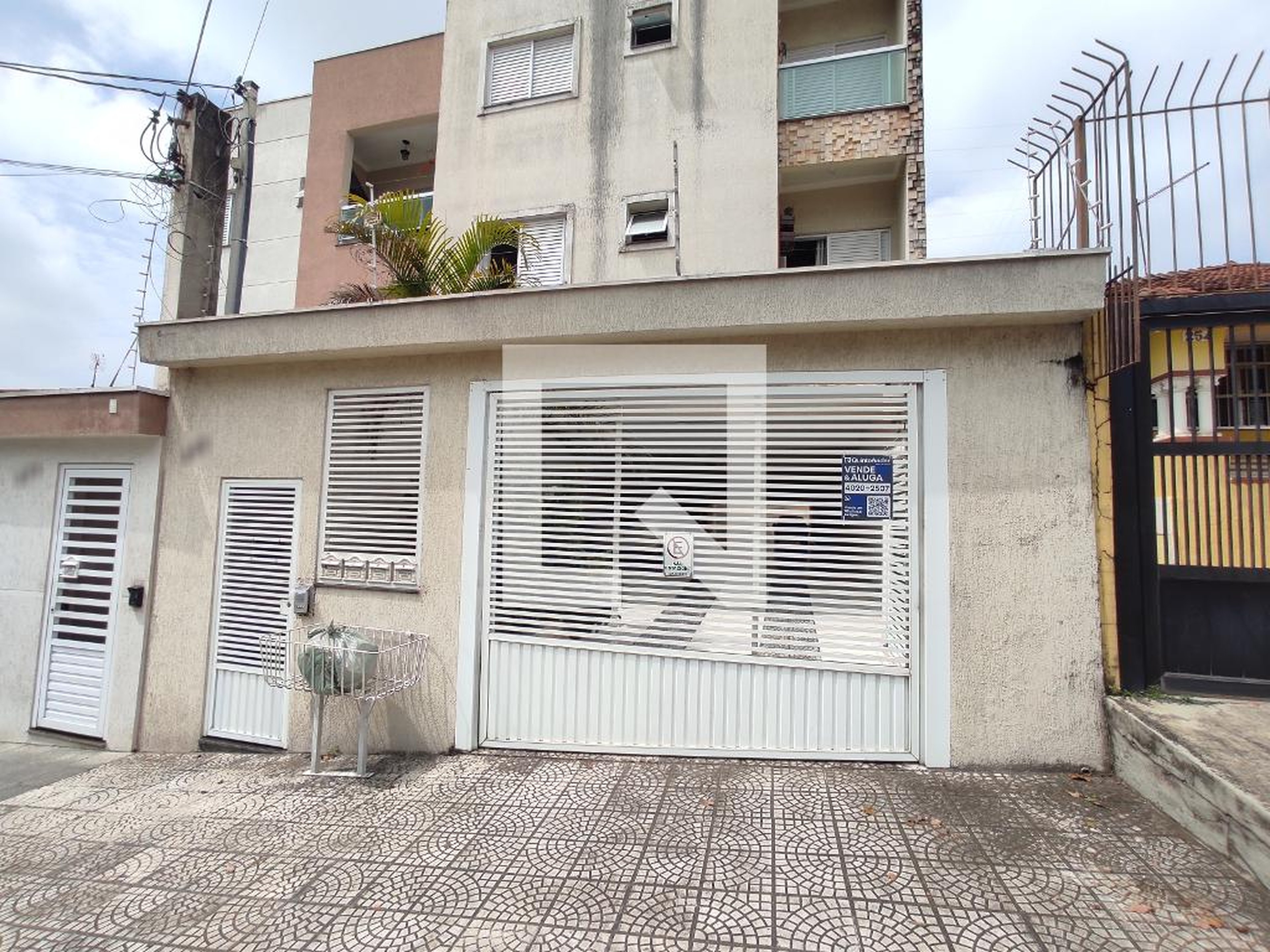 Fachada Condomínio em Rua Alenquer, 260