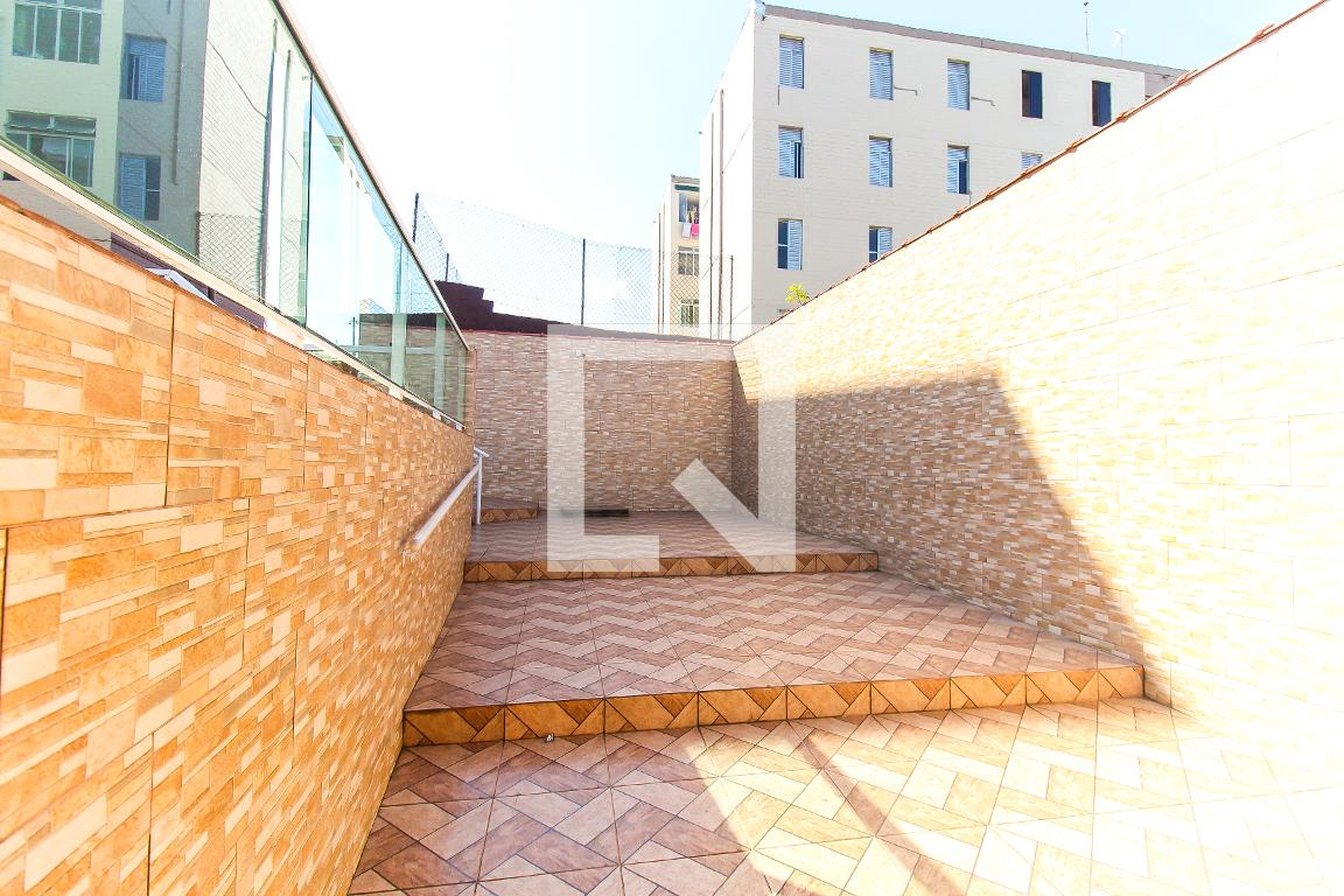 Entrada - Cravinas l