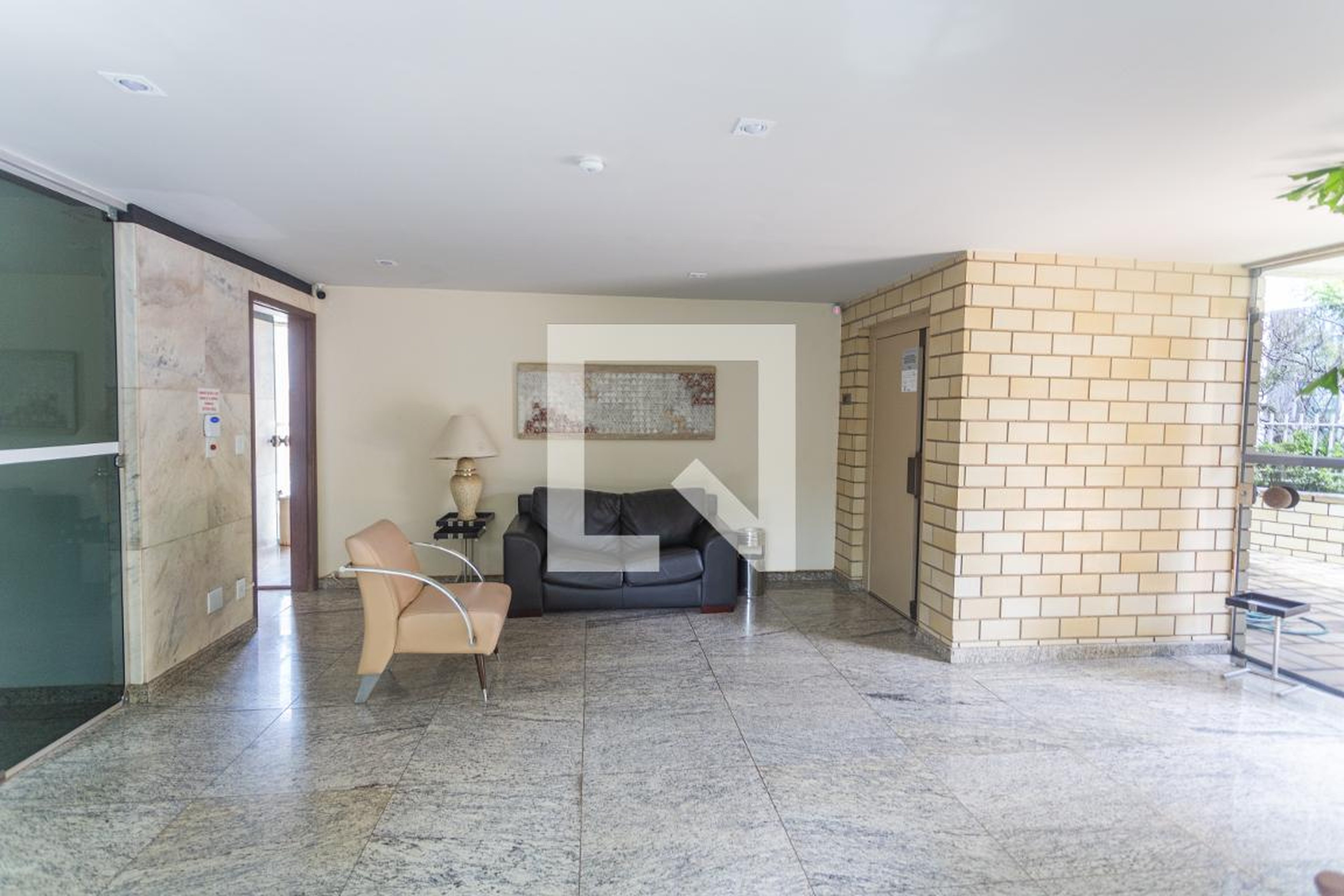 Hall de Entrada Condomínio em Rua Terra Nova, 100