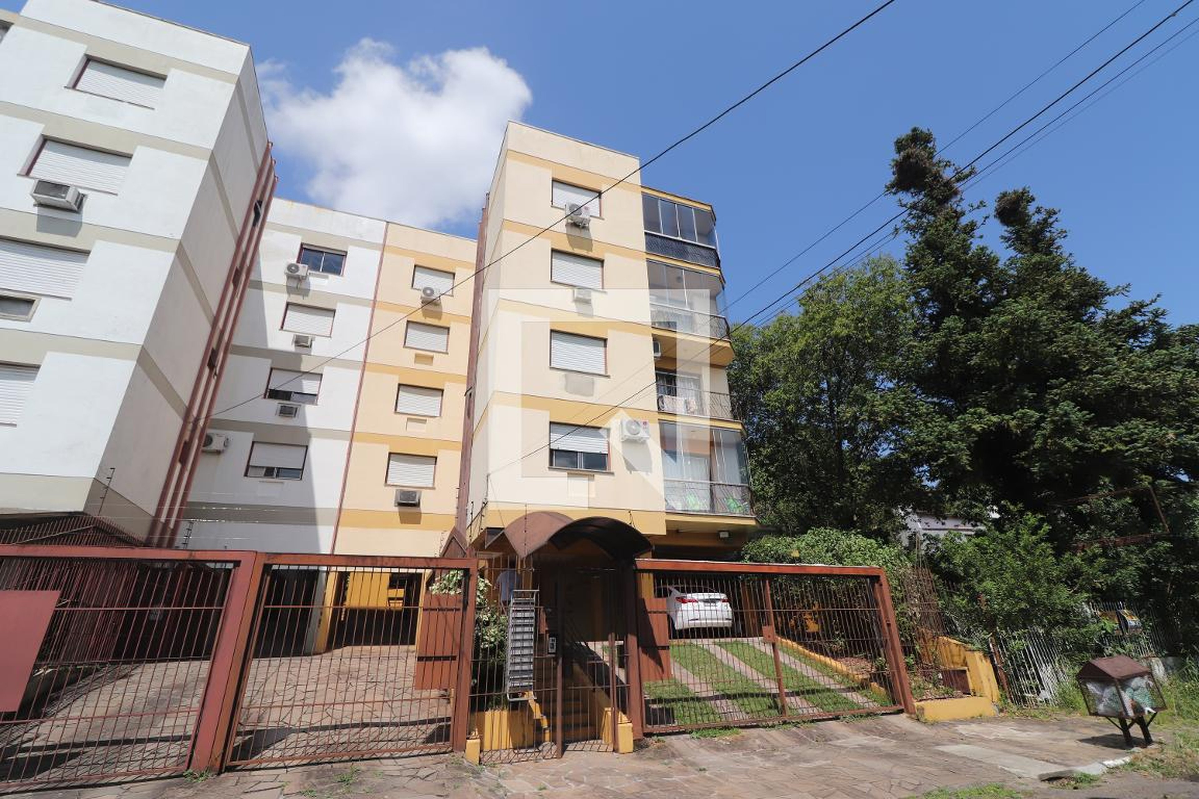 Fachada Condomínio em Rua Onófre Píres, 280