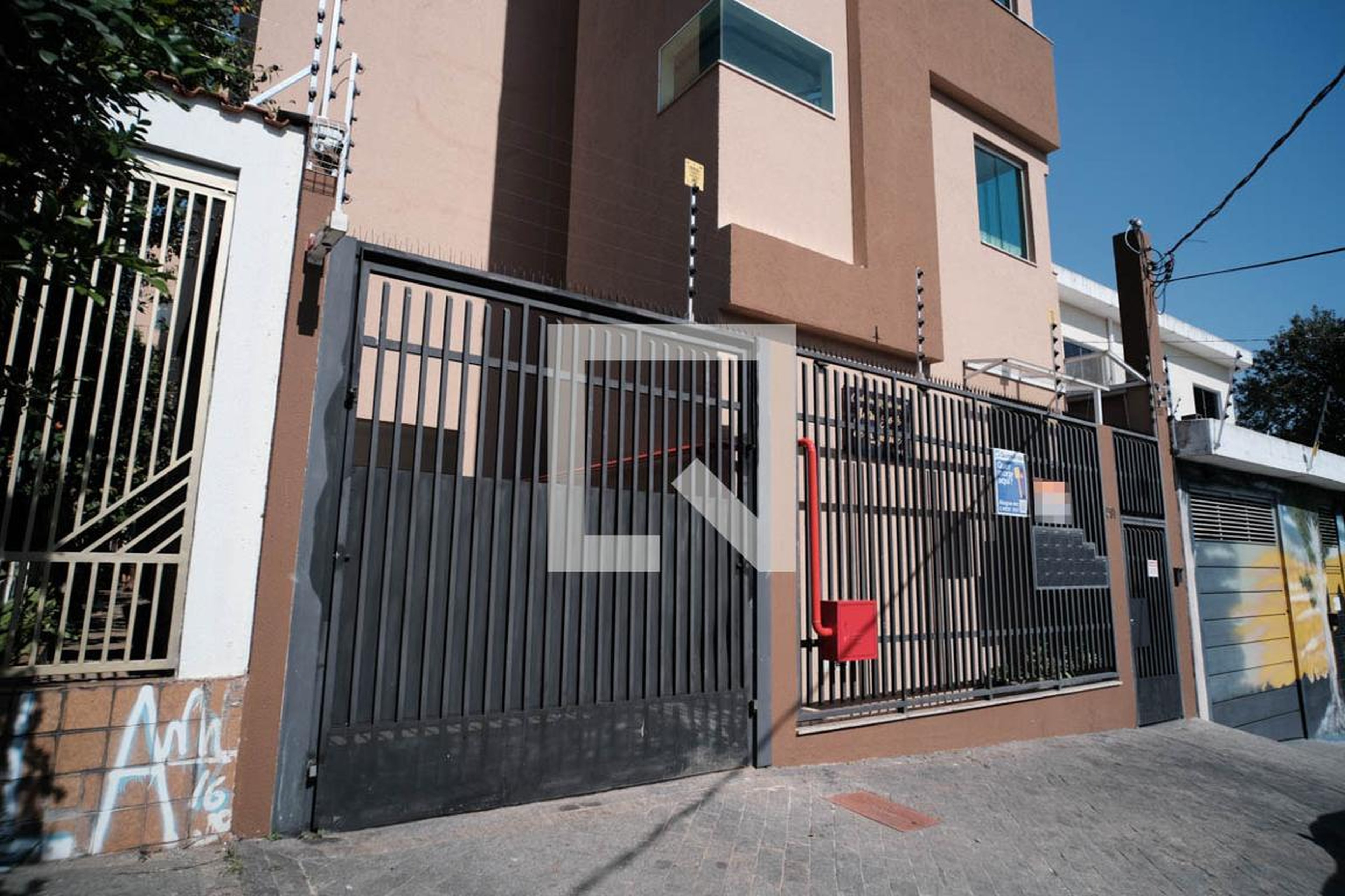 Fachada Condomínio em Rua João José de Queiroz, 591