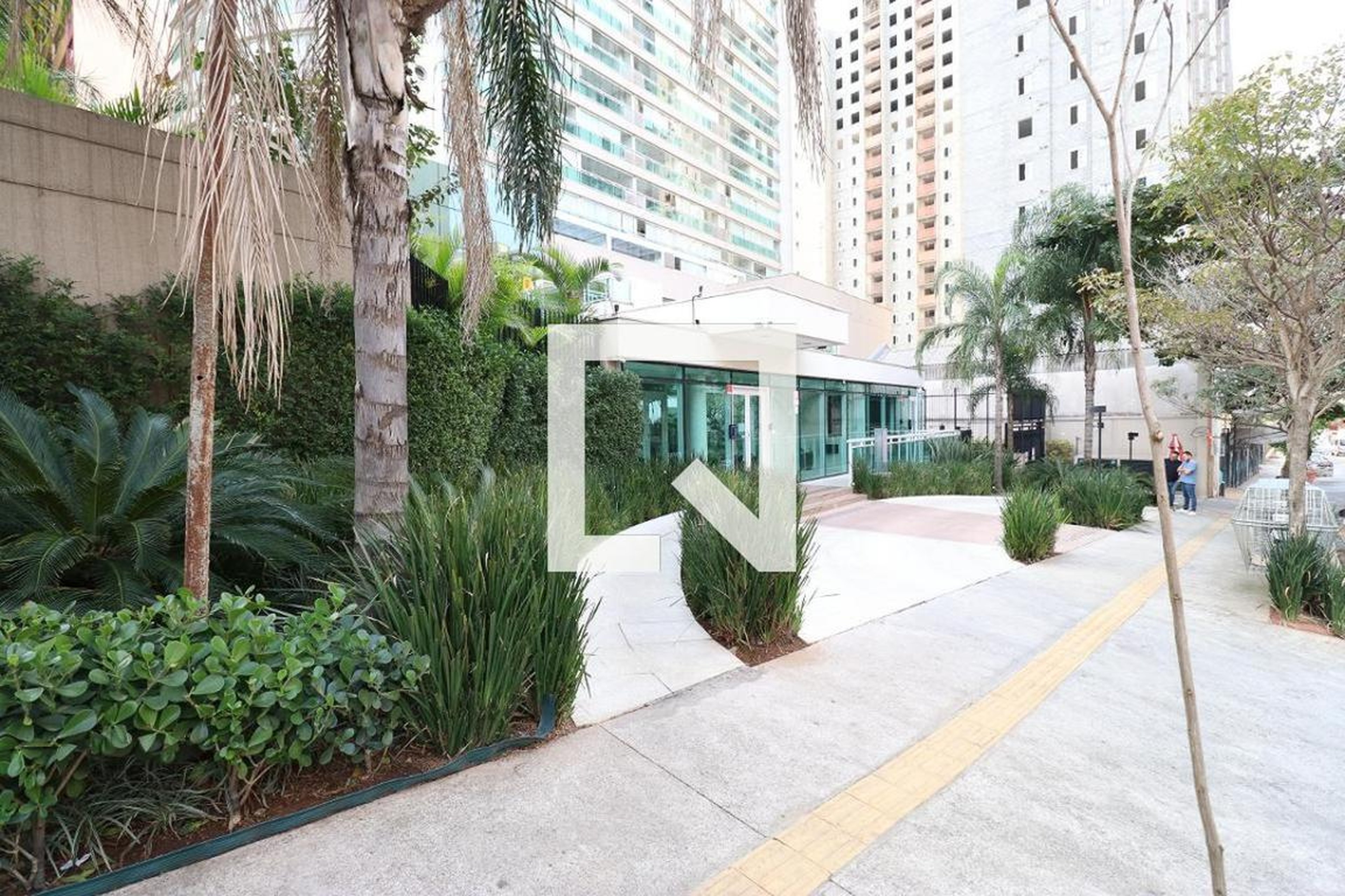 Fachada Condomínio em Rua Olímpia de Almeida Prado, 28