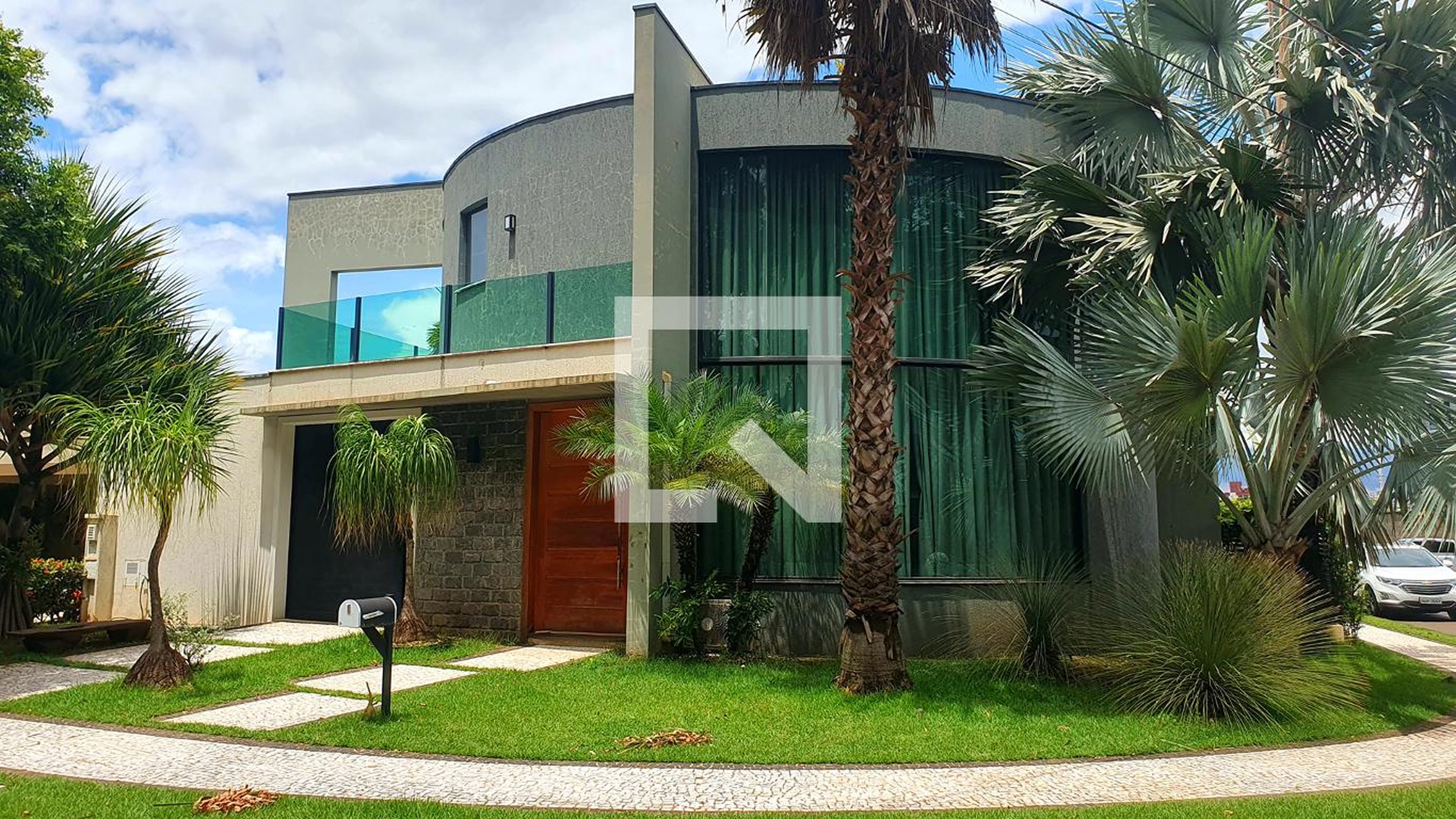 Fachada Condomínio em Rua Hera, 104