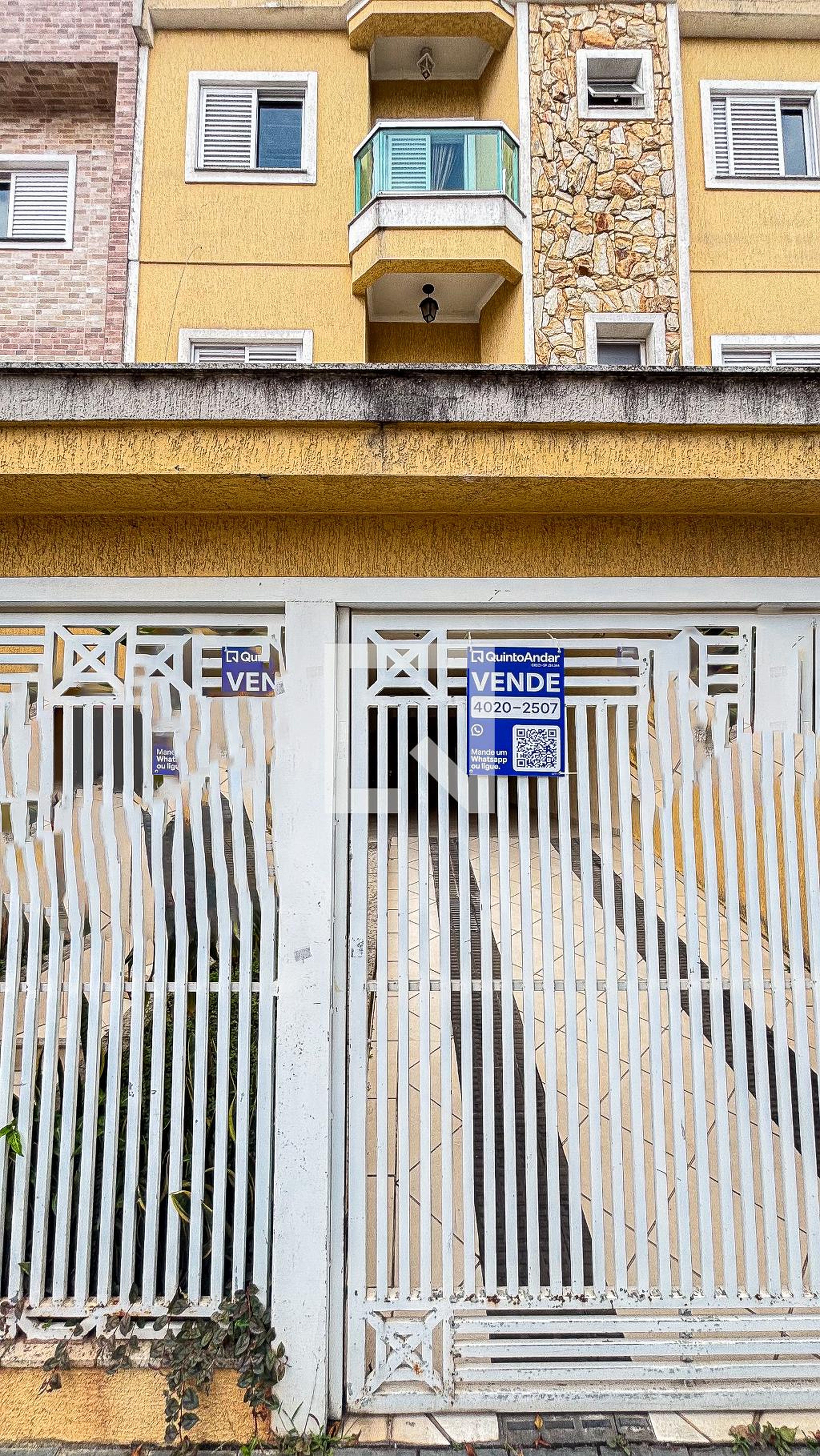 Fachada Condomínio em Rua Pôrto Seguro, 36