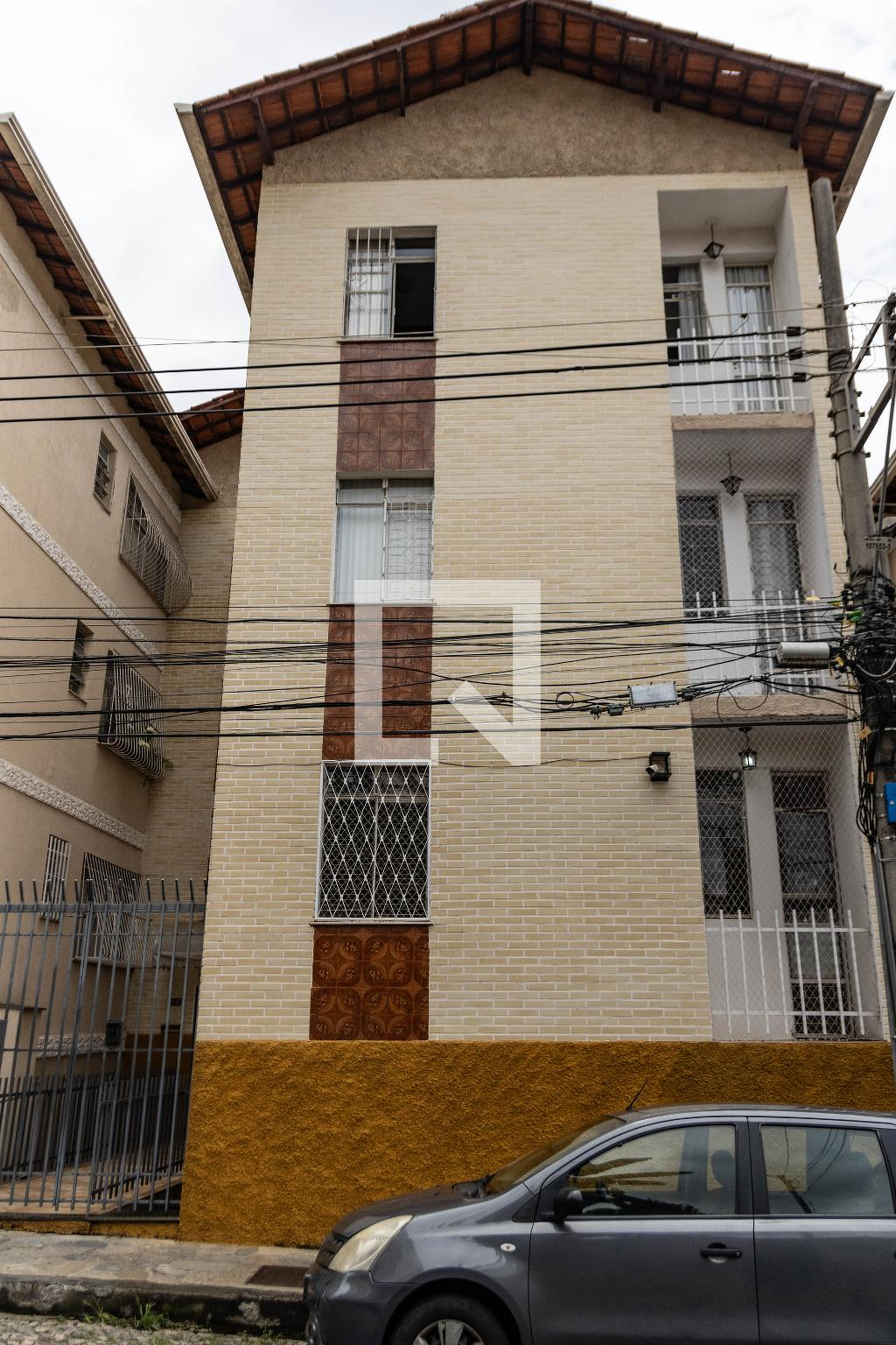 Fachada do Prédio Condomínio em Rua Itambacuri, 99
