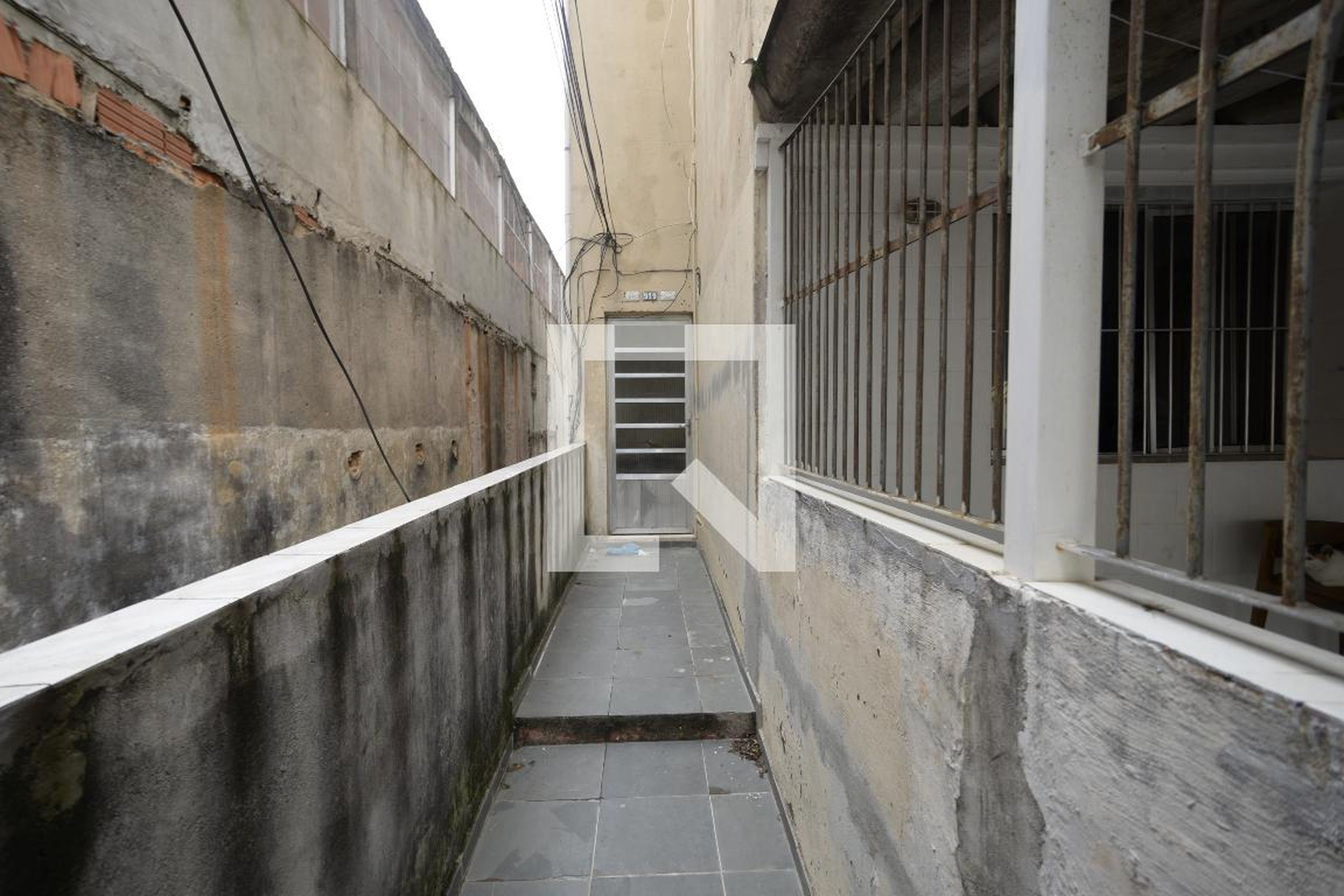 Entrada - Omega