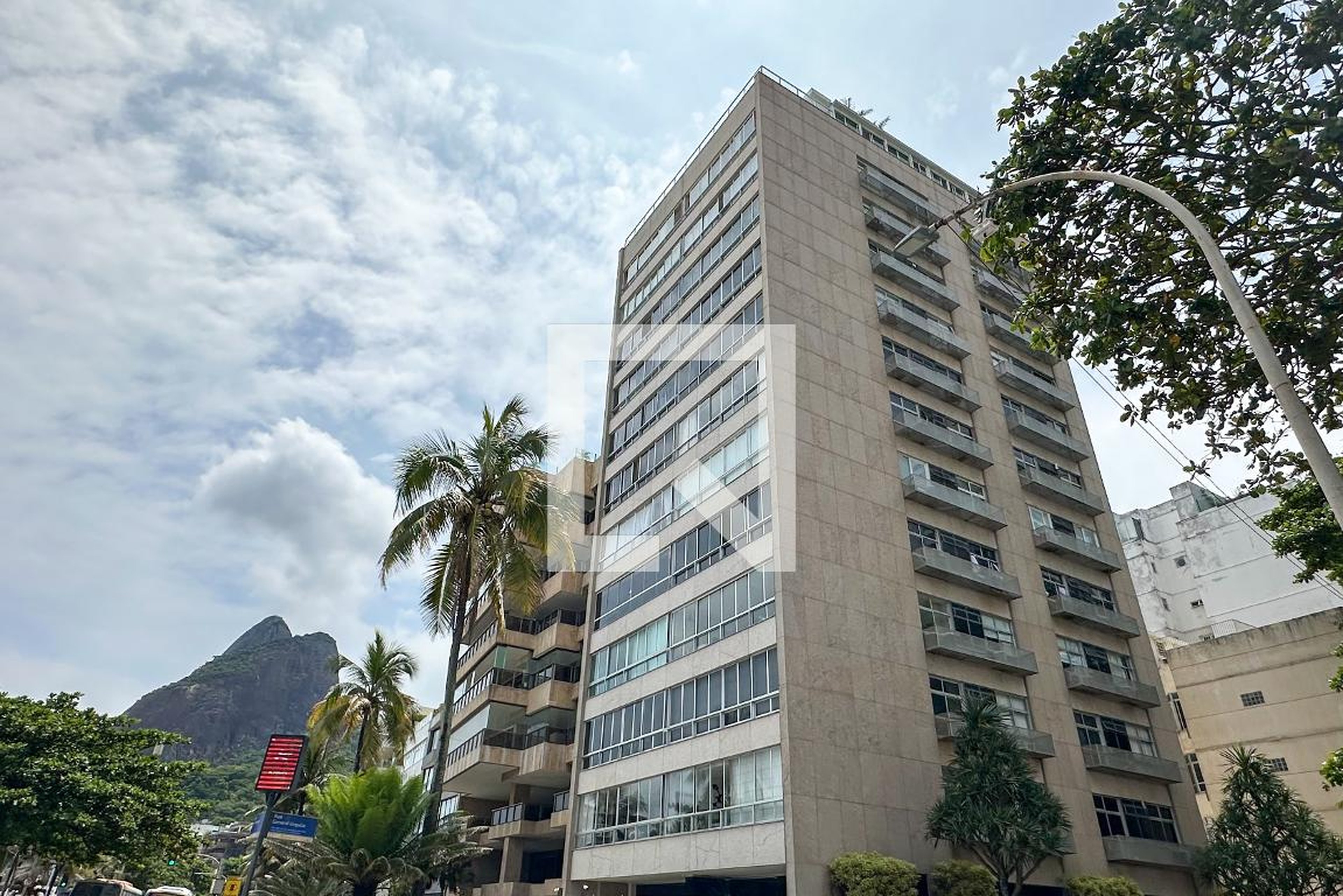 Fachada Condomínio em Avenida Delfim Moreira, 770