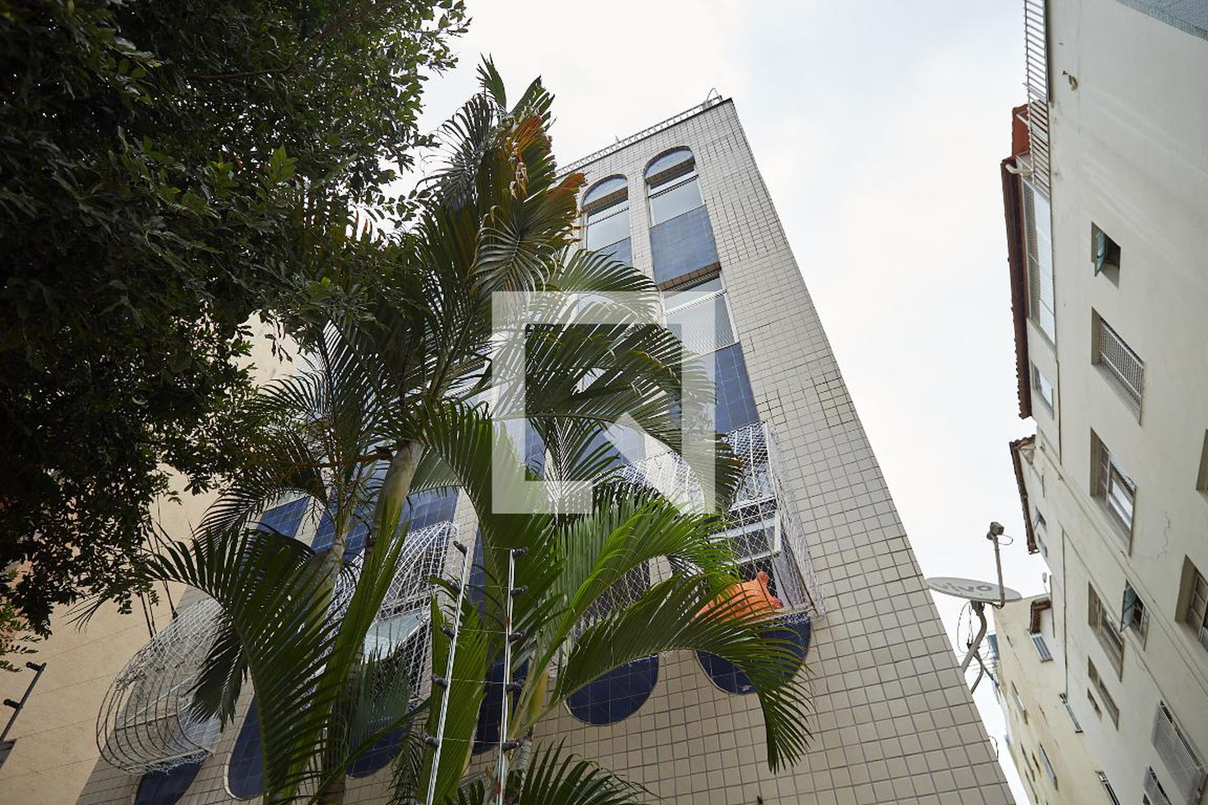 Fachada Condomínio em Rua Professor Lincoln Continentino, 240