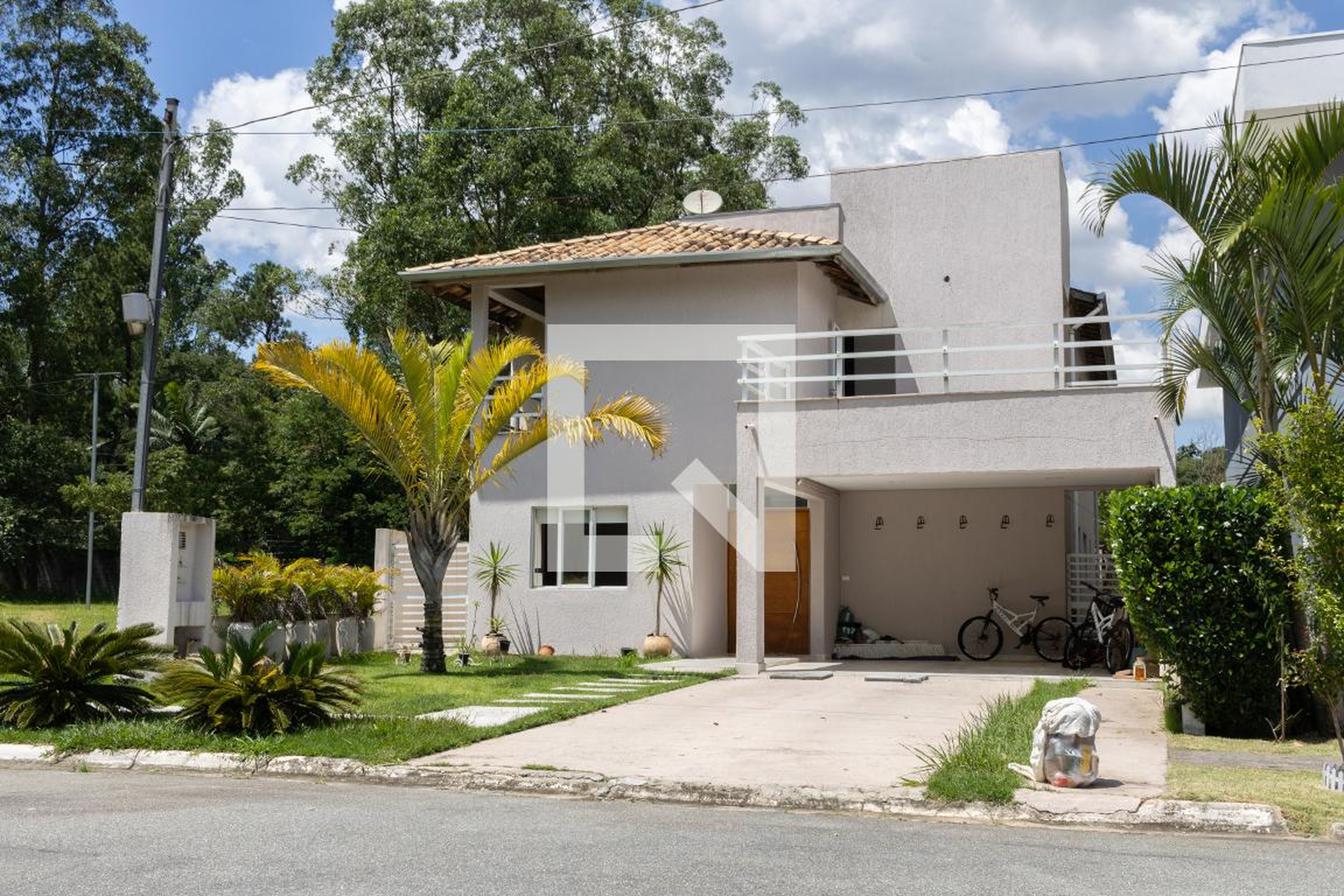 Fachada Condomínio em Rua Pinheiros, 873