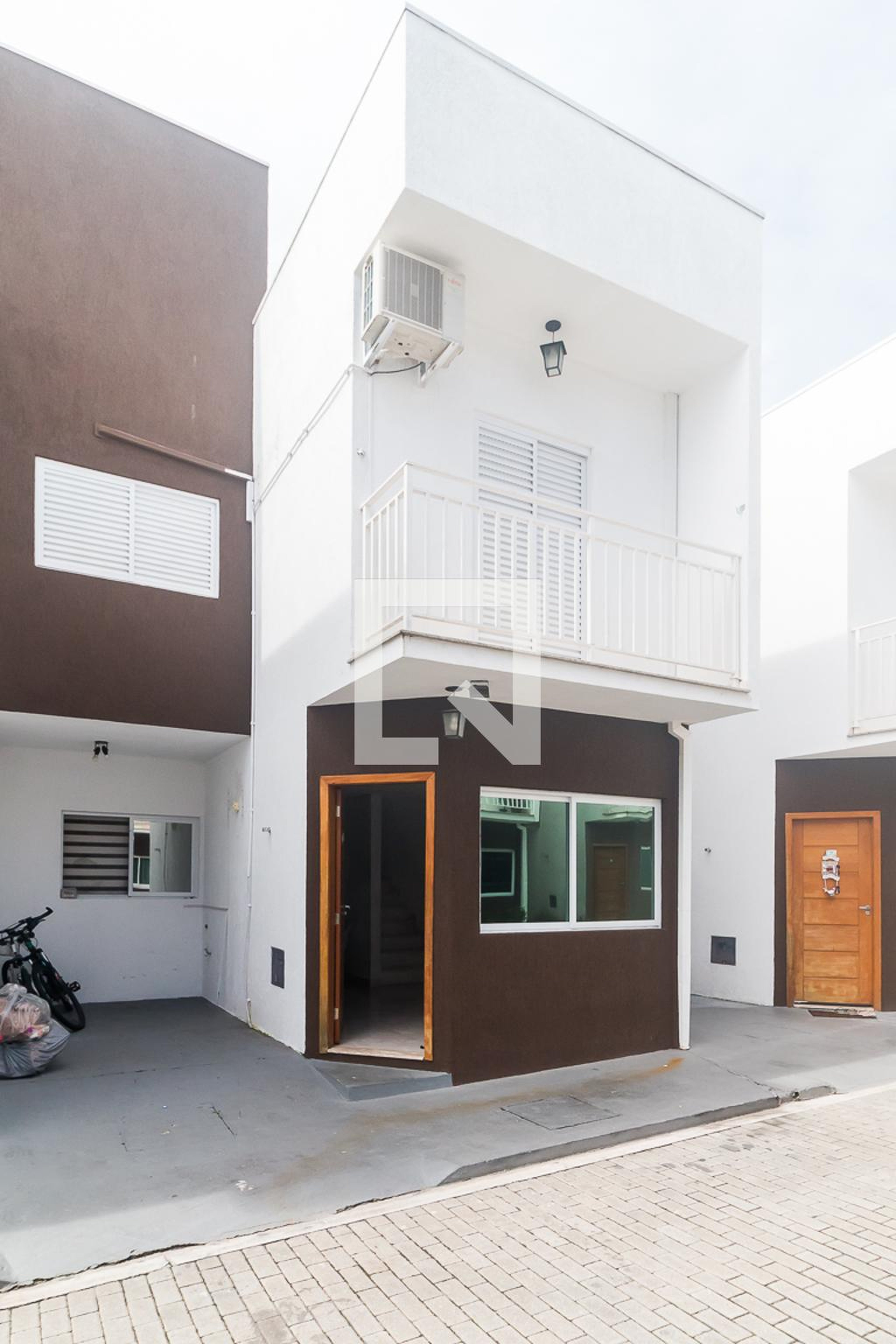 Fachada Condomínio em Avenida Major Melo, 1120