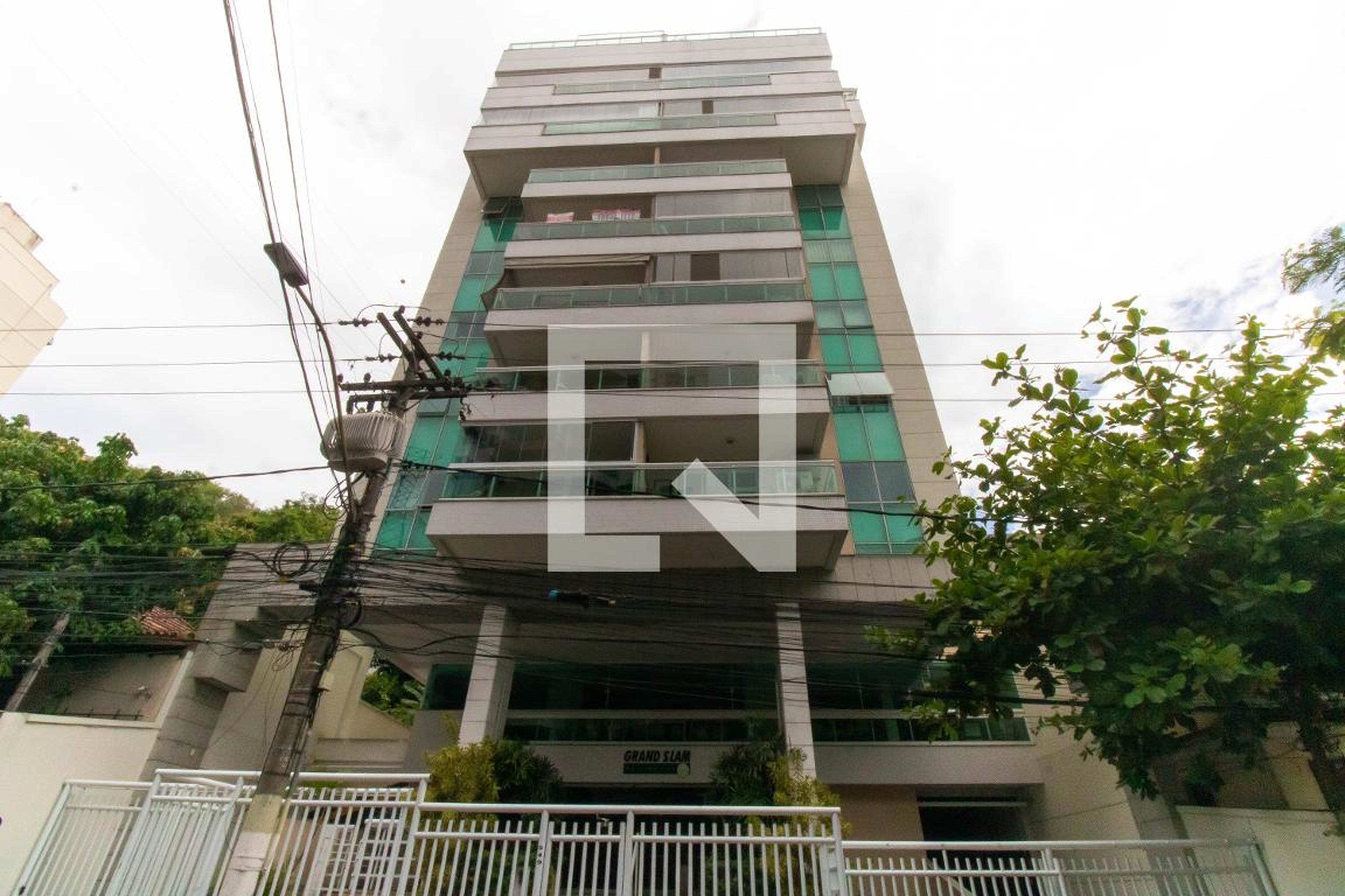 Fachada Condomínio Grand Slam Residence