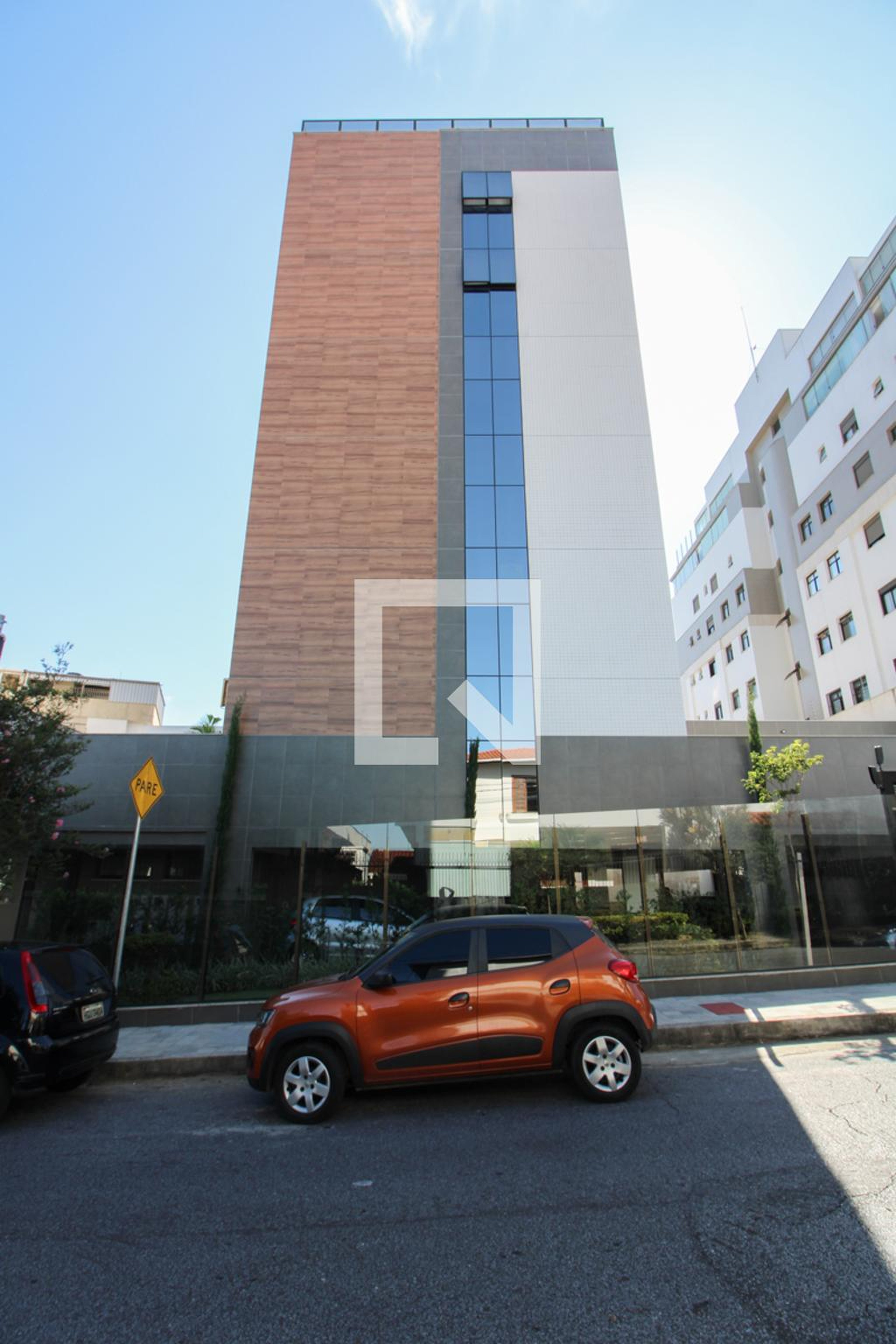 Fachada Condomínio em Rua Aristóteles Caldeira, 87