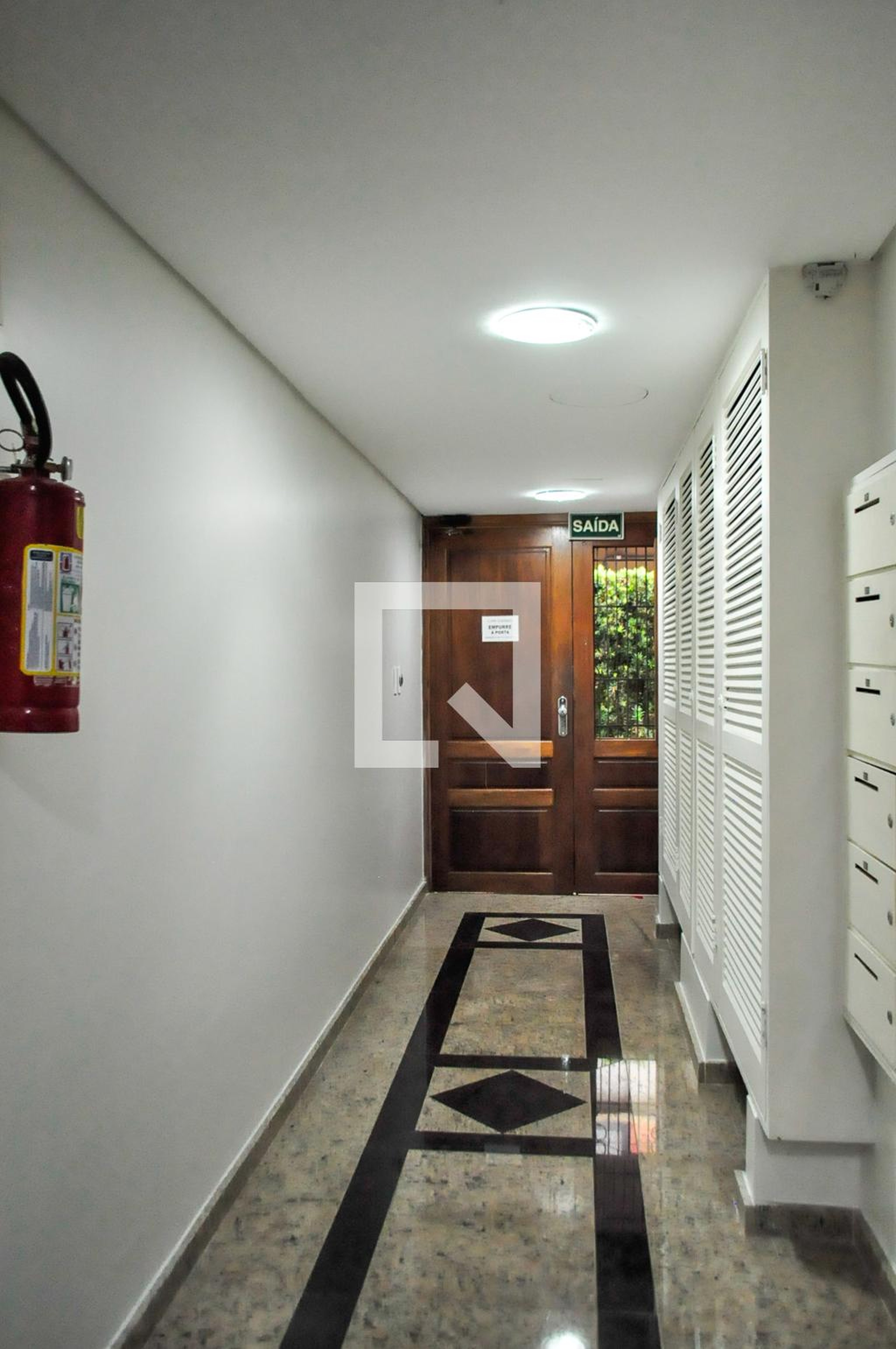 Entrada do prédio - null