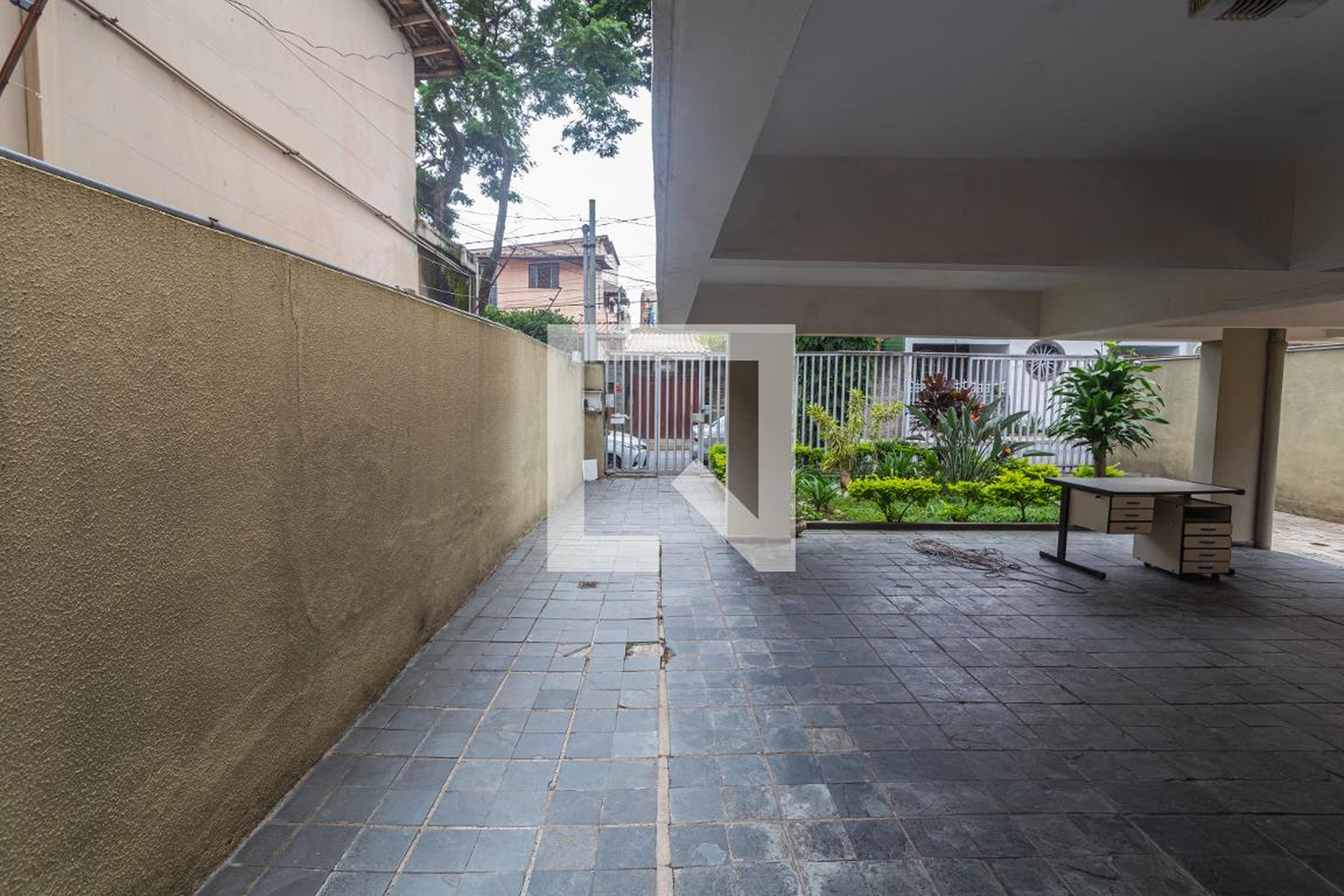 Hall de Entrada Condomínio em Rua Genoveva de Souza, 1269